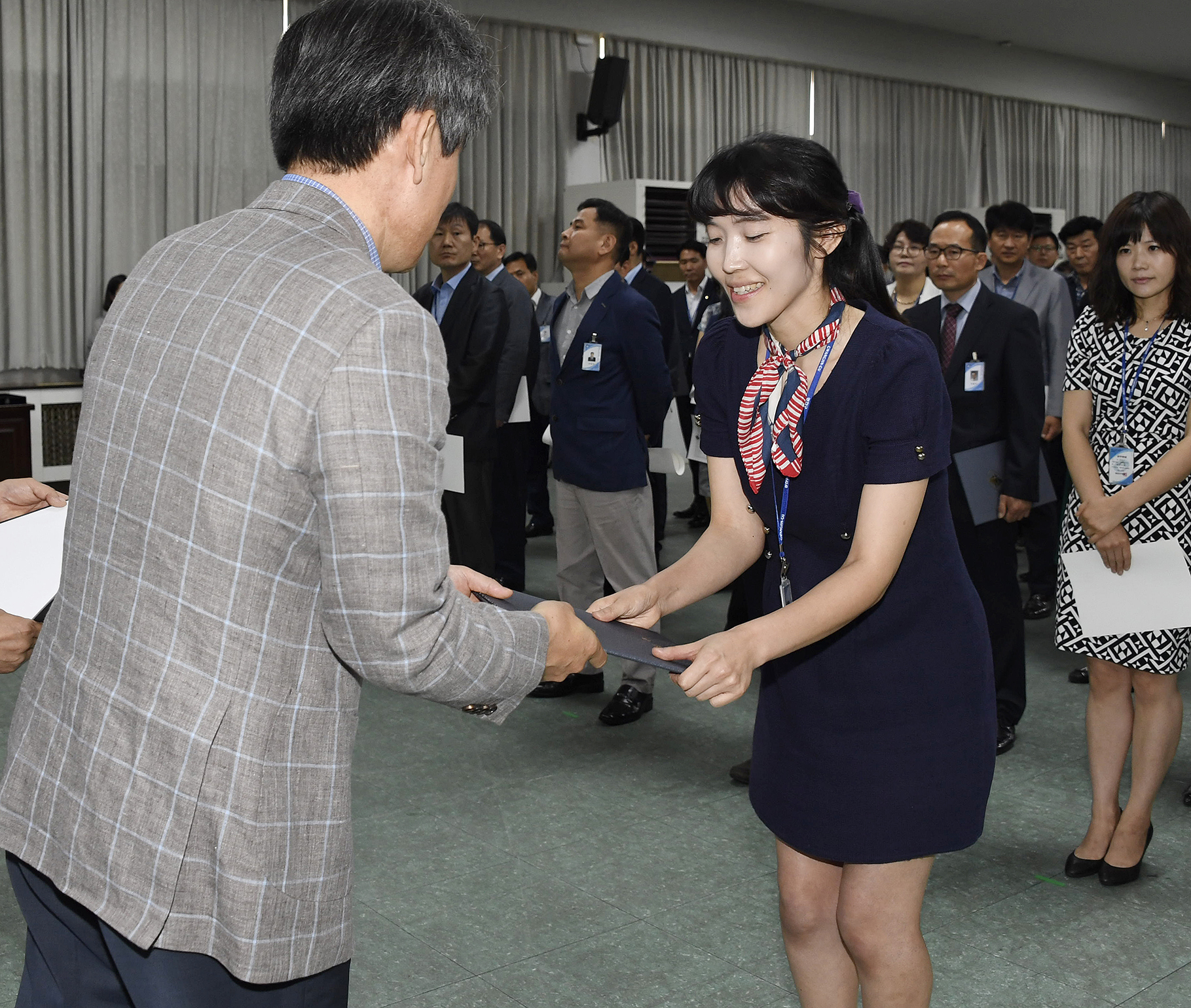 20170629-2017년 하반기 정기인사발령 발령장 수여 158173.jpg