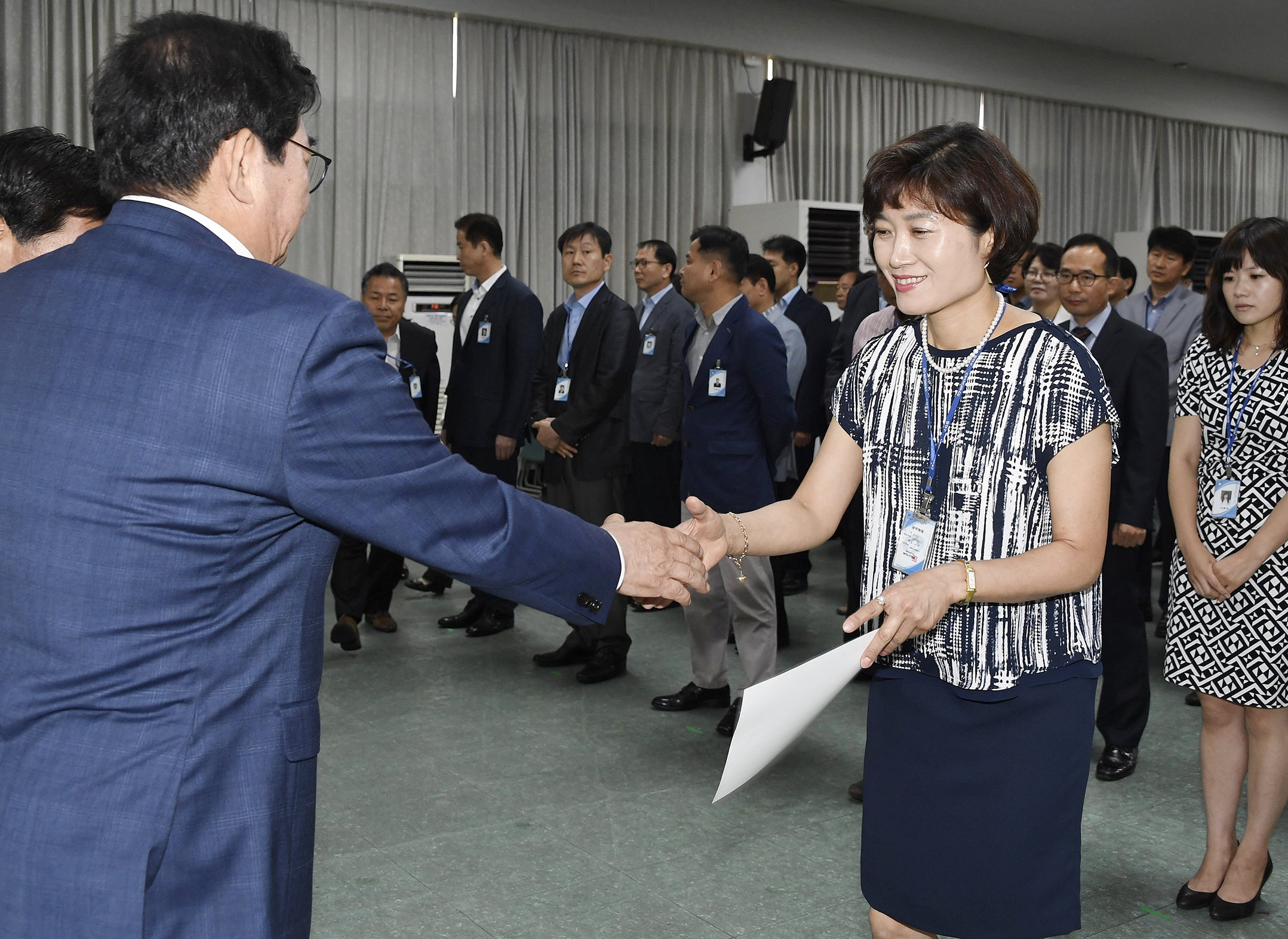 20170629-2017년 하반기 정기인사발령 발령장 수여 157923.jpg