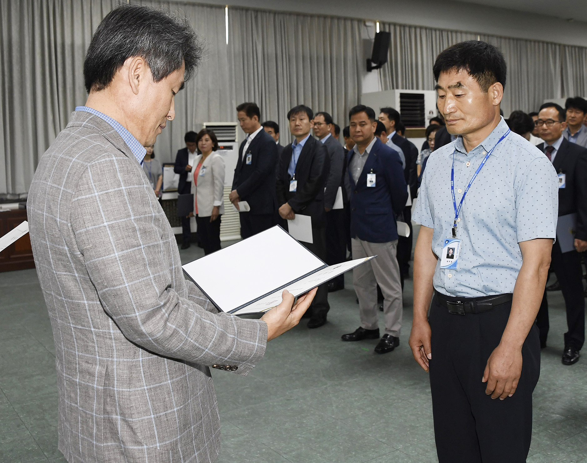 20170629-2017년 하반기 정기인사발령 발령장 수여 158183.jpg