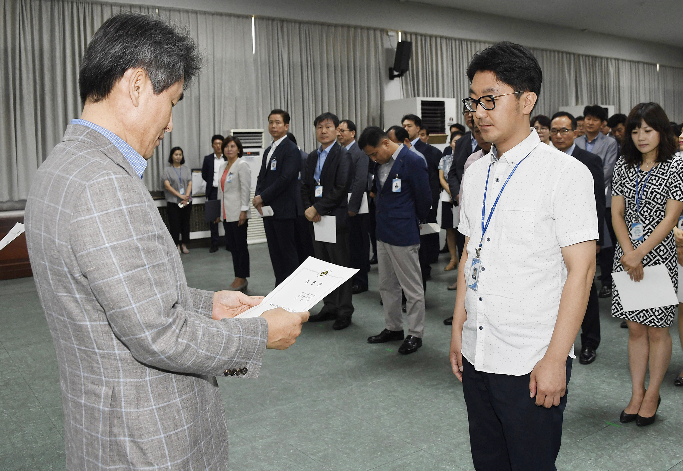 20170629-2017년 하반기 정기인사발령 발령장 수여 158186.jpg