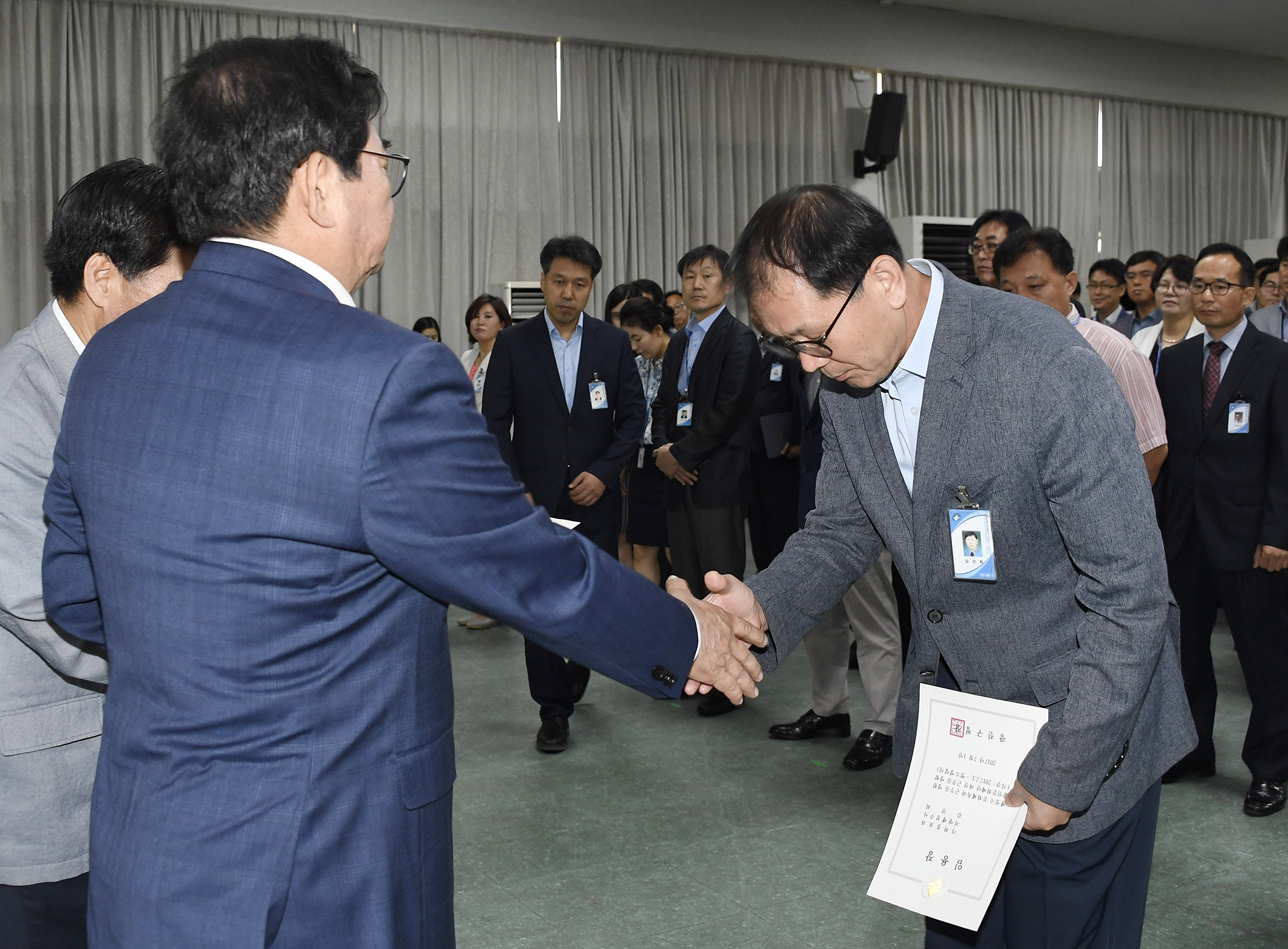 20170629-2017년 하반기 정기인사발령 발령장 수여 157933.jpg