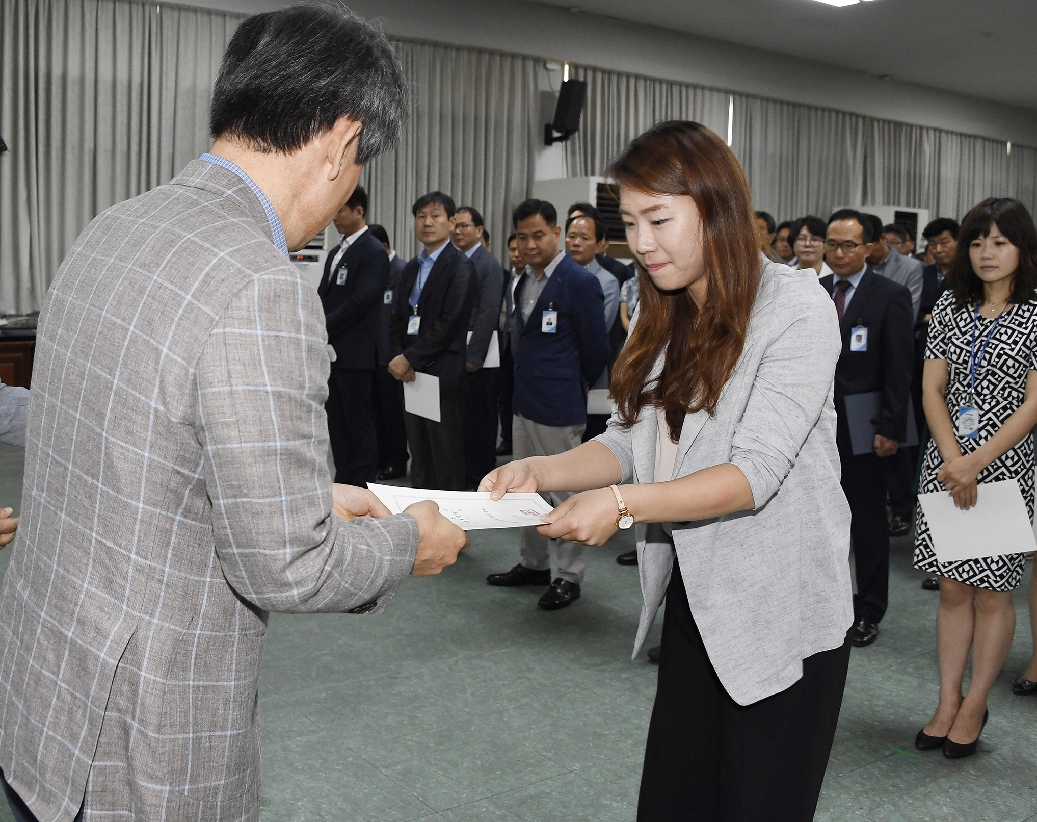 20170629-2017년 하반기 정기인사발령 발령장 수여 158192.jpg