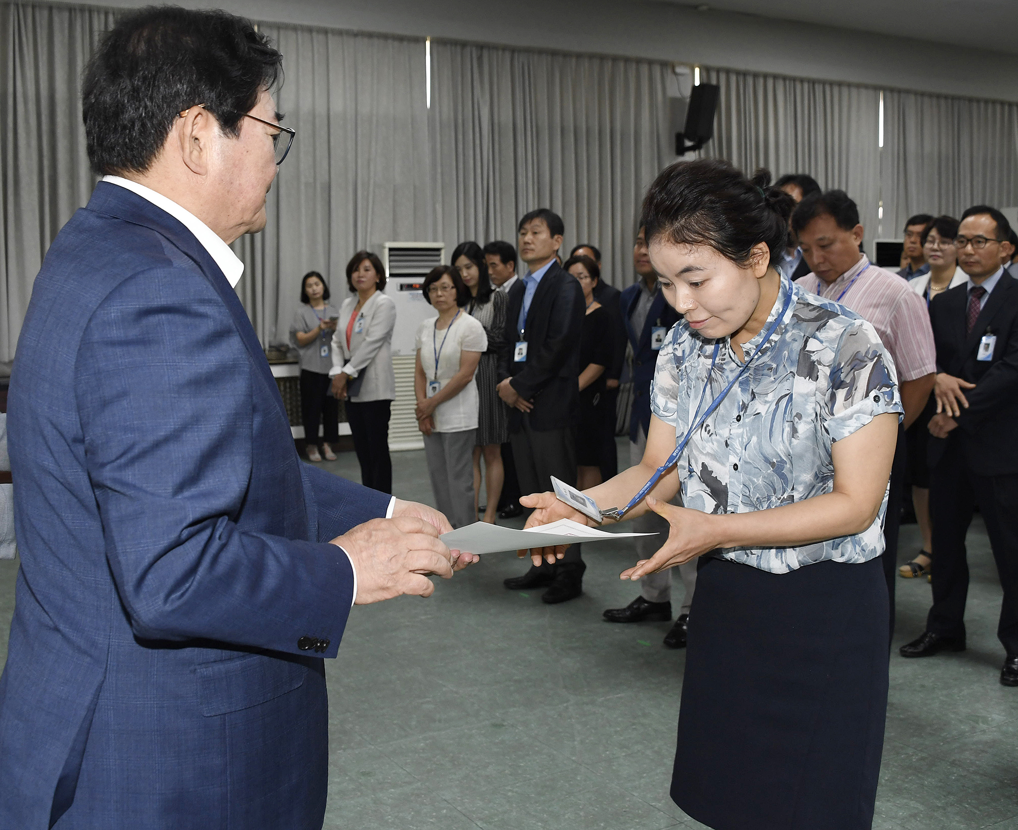 20170629-2017년 하반기 정기인사발령 발령장 수여 157938.jpg