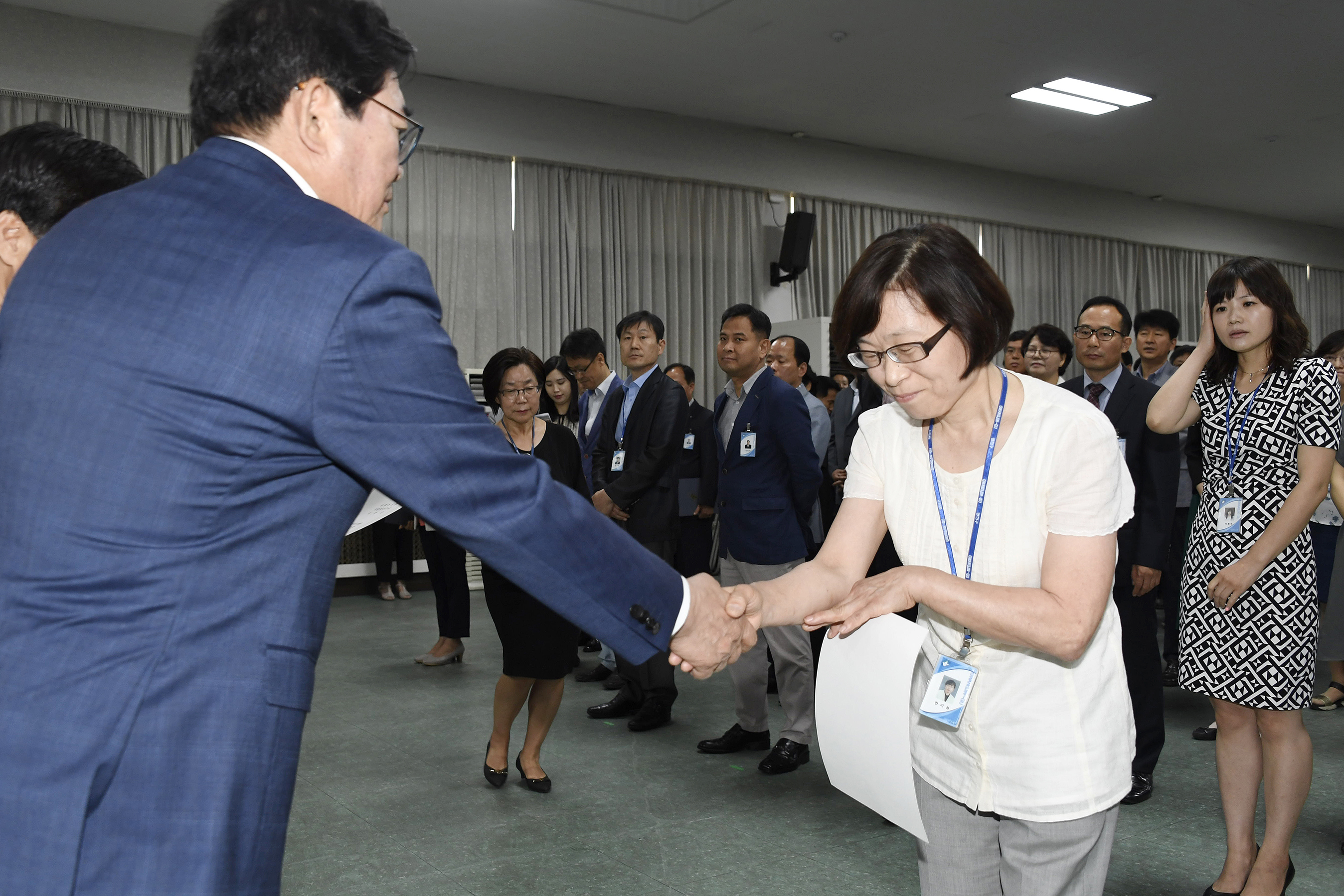 20170629-2017년 하반기 정기인사발령 발령장 수여 157942.jpg