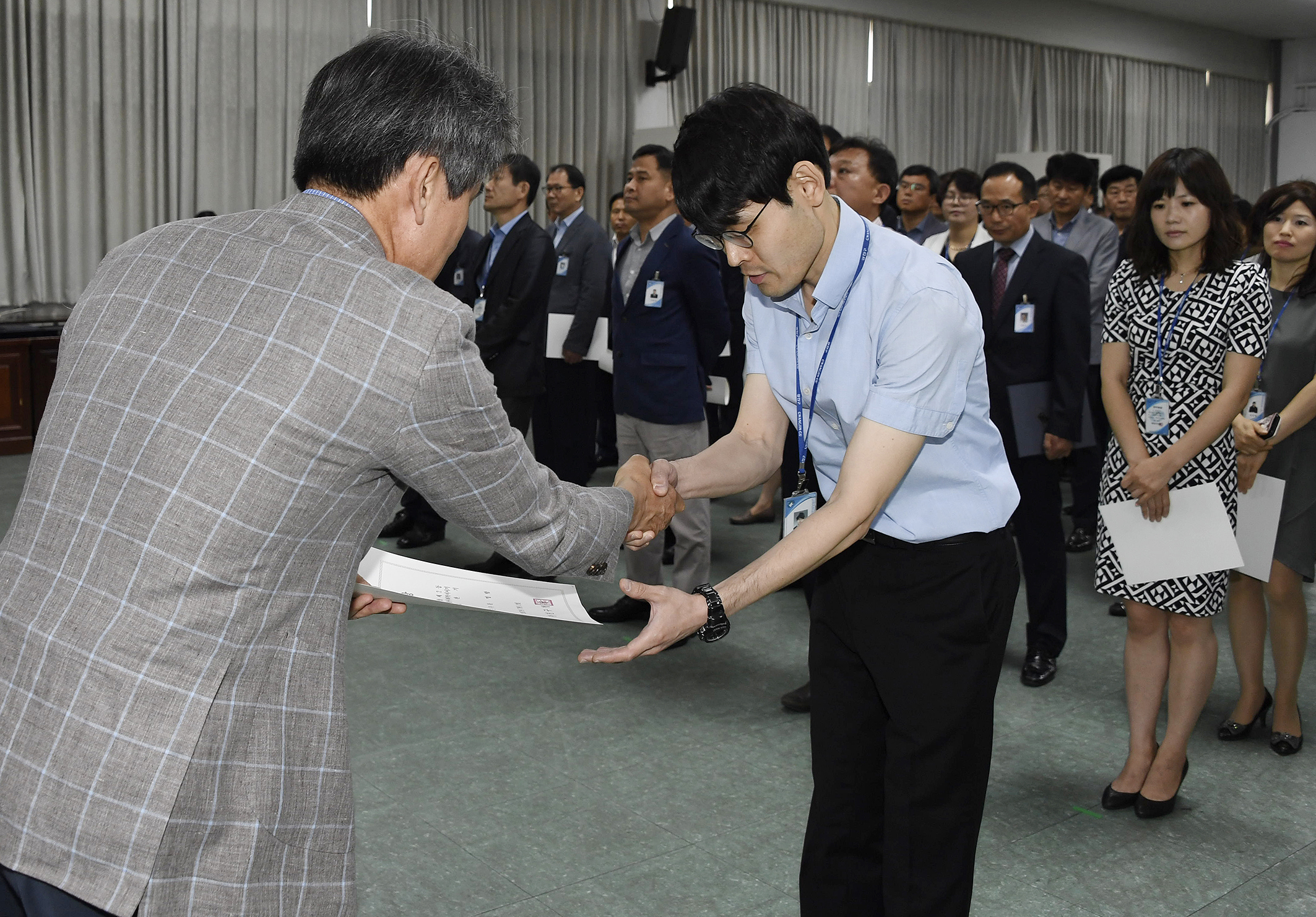 20170629-2017년 하반기 정기인사발령 발령장 수여 158199.jpg