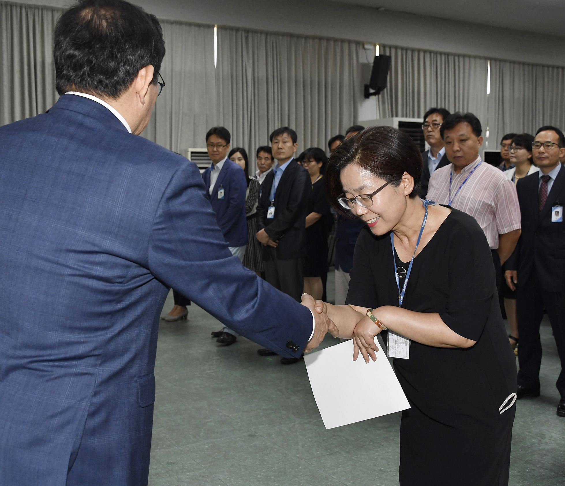 20170629-2017년 하반기 정기인사발령 발령장 수여 157945.jpg