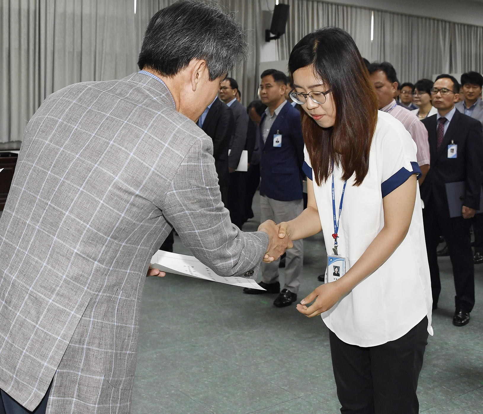 20170629-2017년 하반기 정기인사발령 발령장 수여 158203.jpg