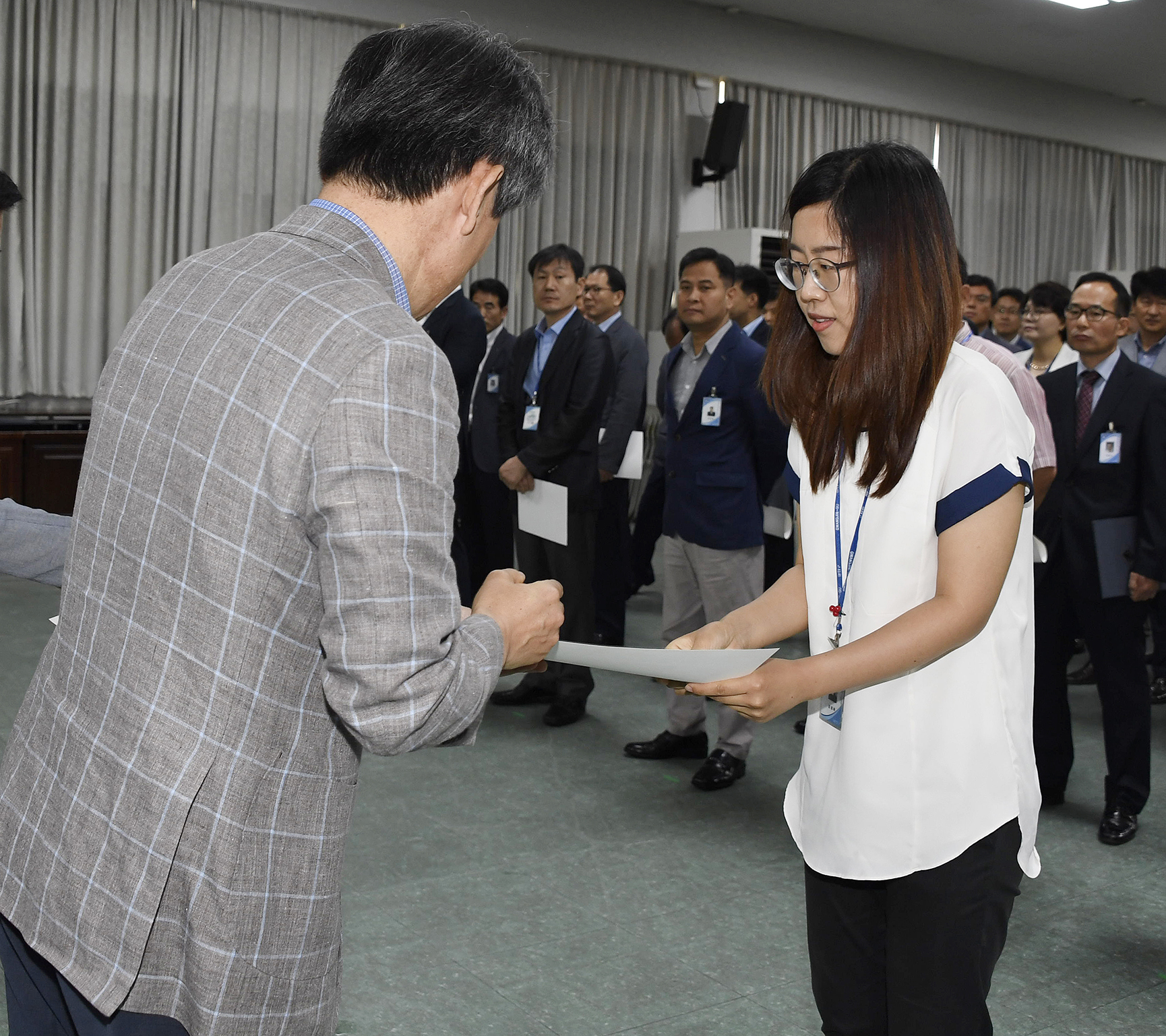 20170629-2017년 하반기 정기인사발령 발령장 수여 158204.jpg