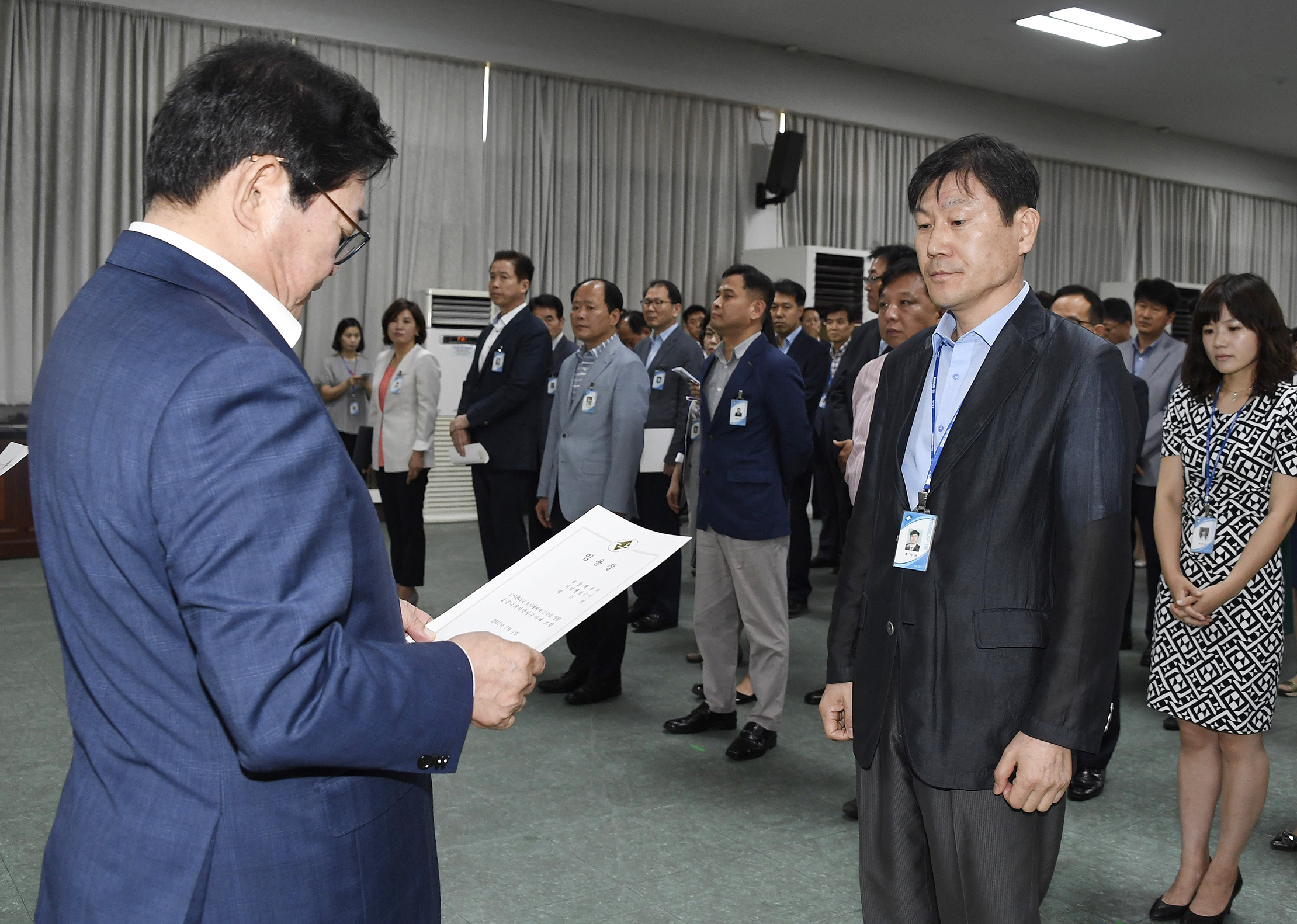 20170629-2017년 하반기 정기인사발령 발령장 수여 157973.jpg