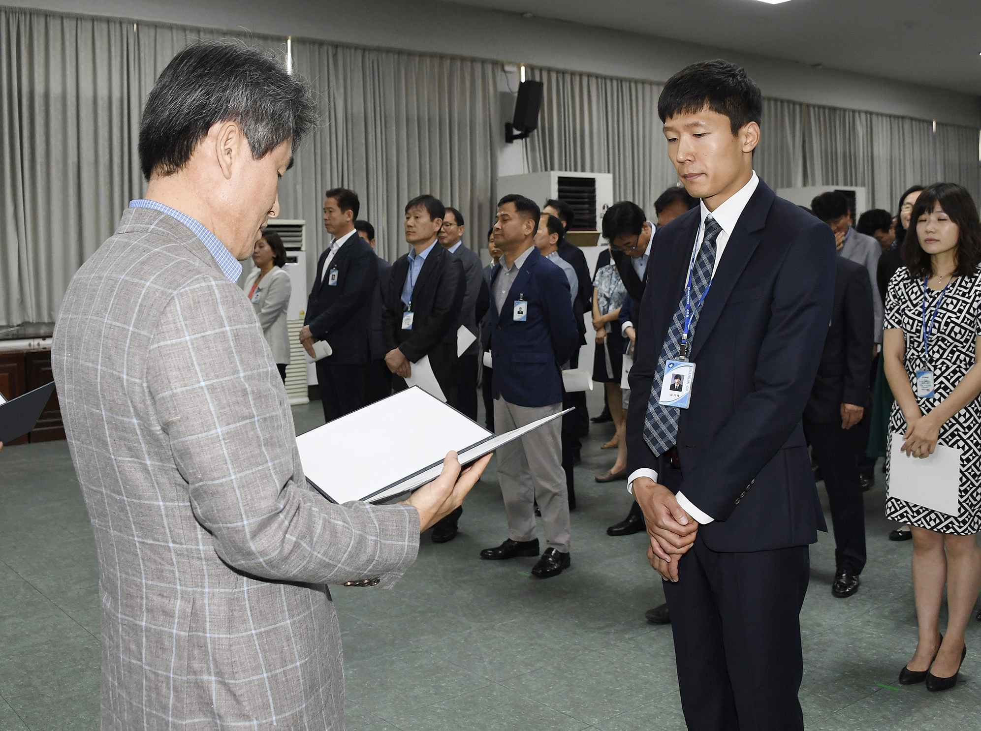 20170629-2017년 하반기 정기인사발령 발령장 수여 158231.jpg