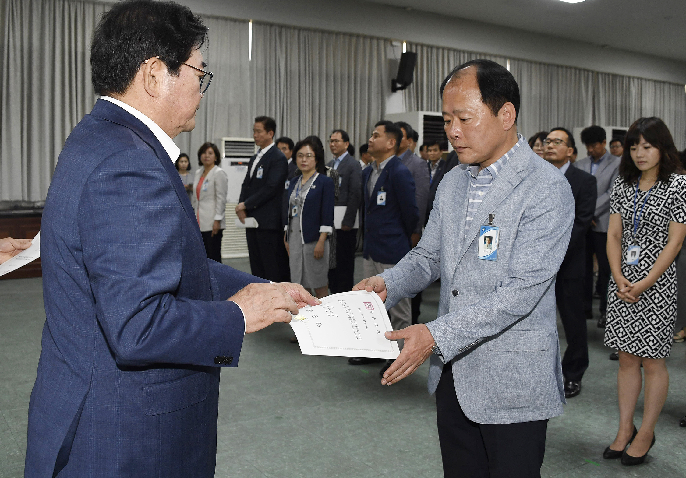 20170629-2017년 하반기 정기인사발령 발령장 수여 157977.jpg