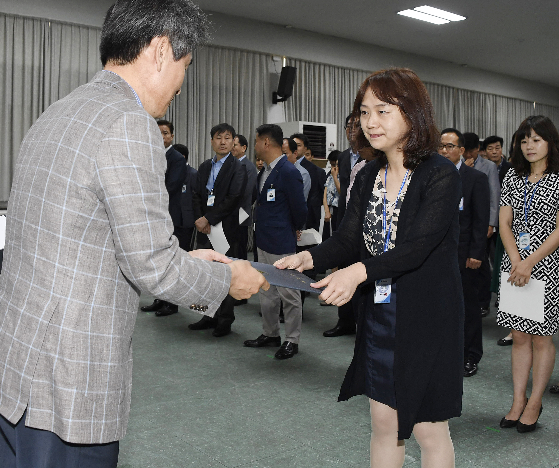 20170629-2017년 하반기 정기인사발령 발령장 수여 158236.jpg