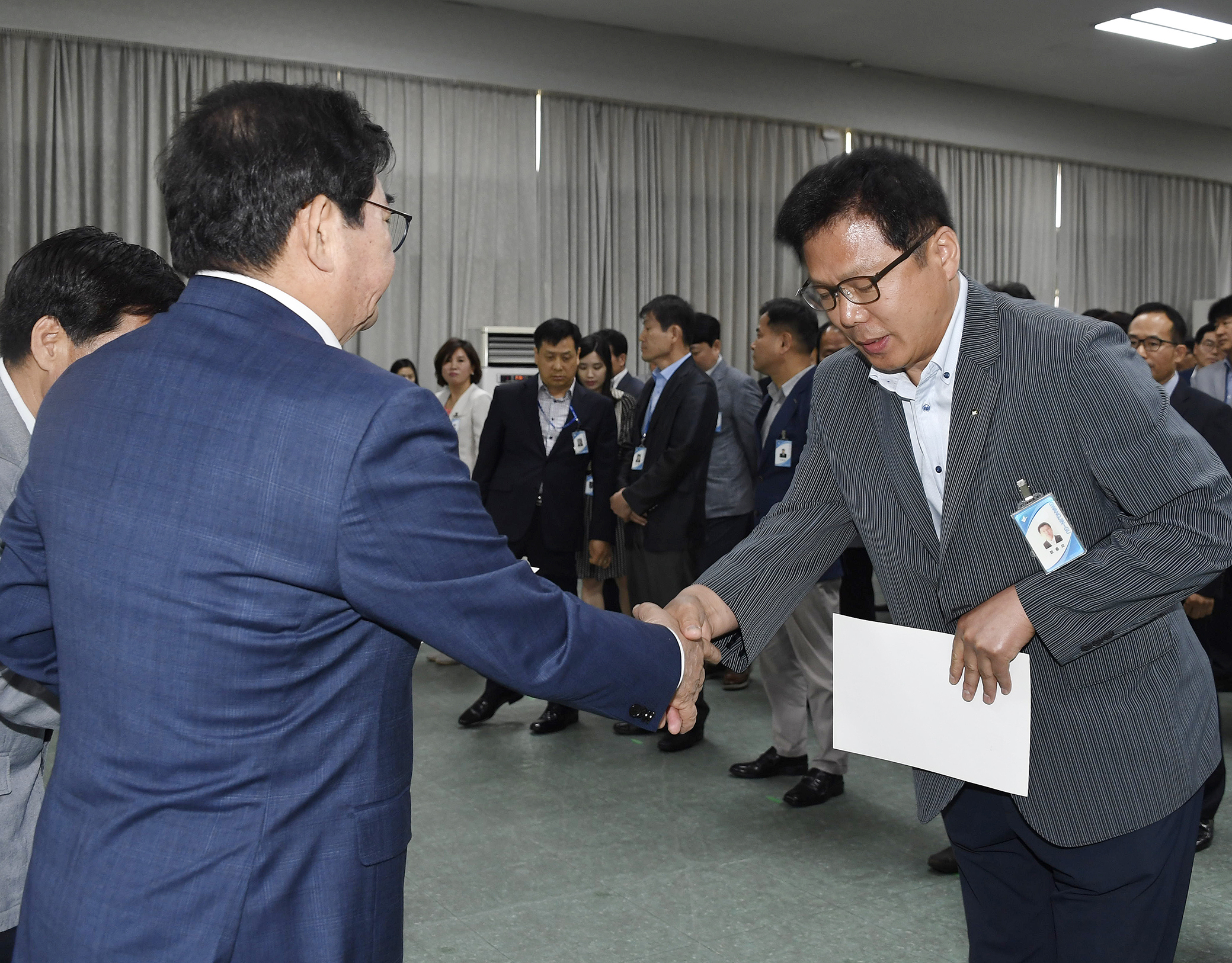 20170629-2017년 하반기 정기인사발령 발령장 수여 157954.jpg