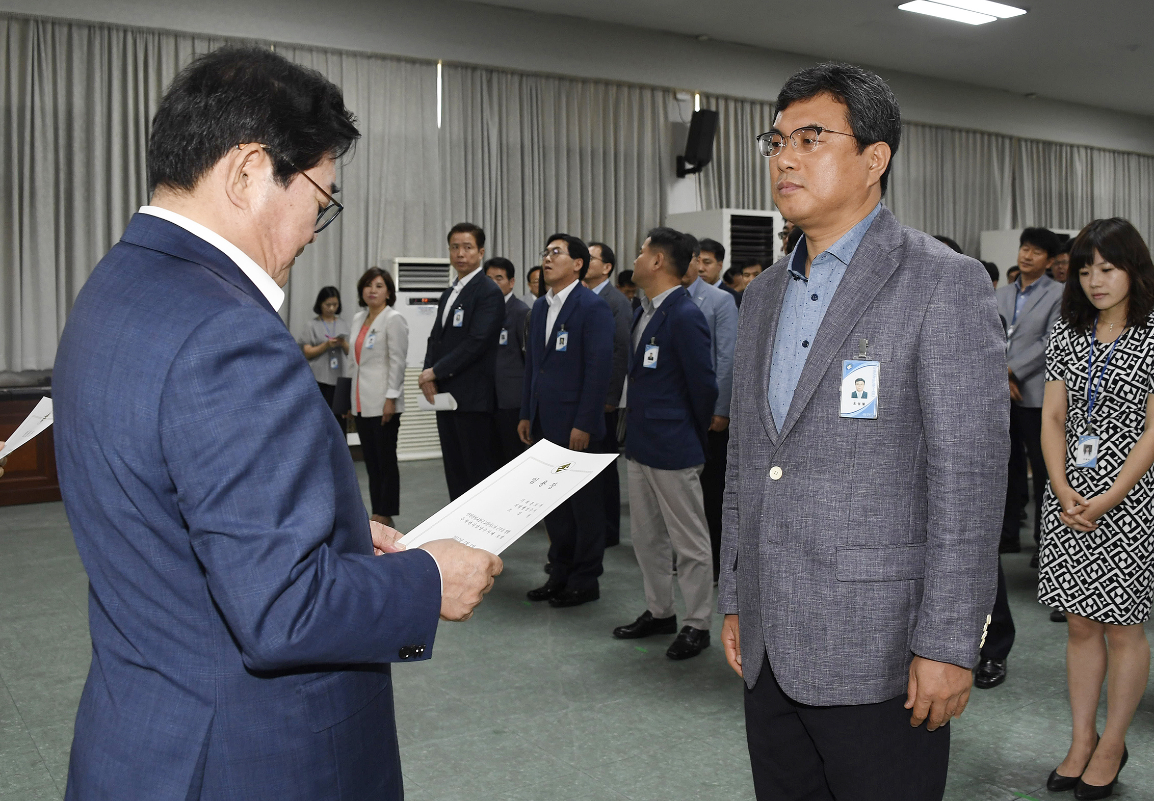 20170629-2017년 하반기 정기인사발령 발령장 수여 157981.jpg