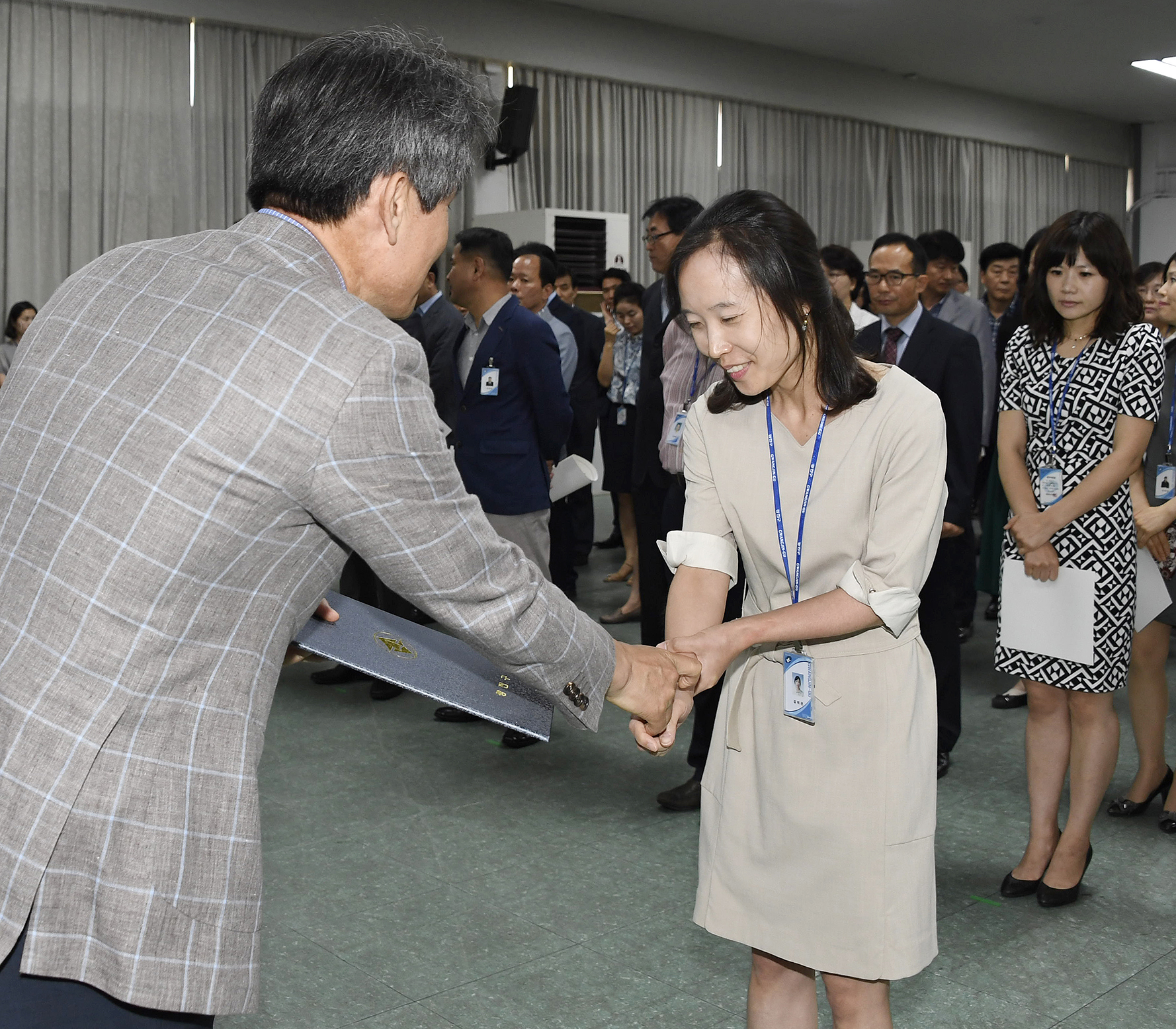 20170629-2017년 하반기 정기인사발령 발령장 수여 158238.jpg