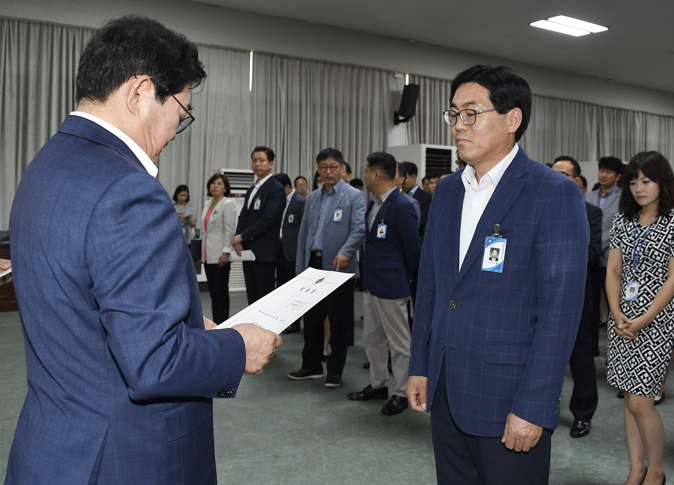 20170629-2017년 하반기 정기인사발령 발령장 수여 157984.jpg