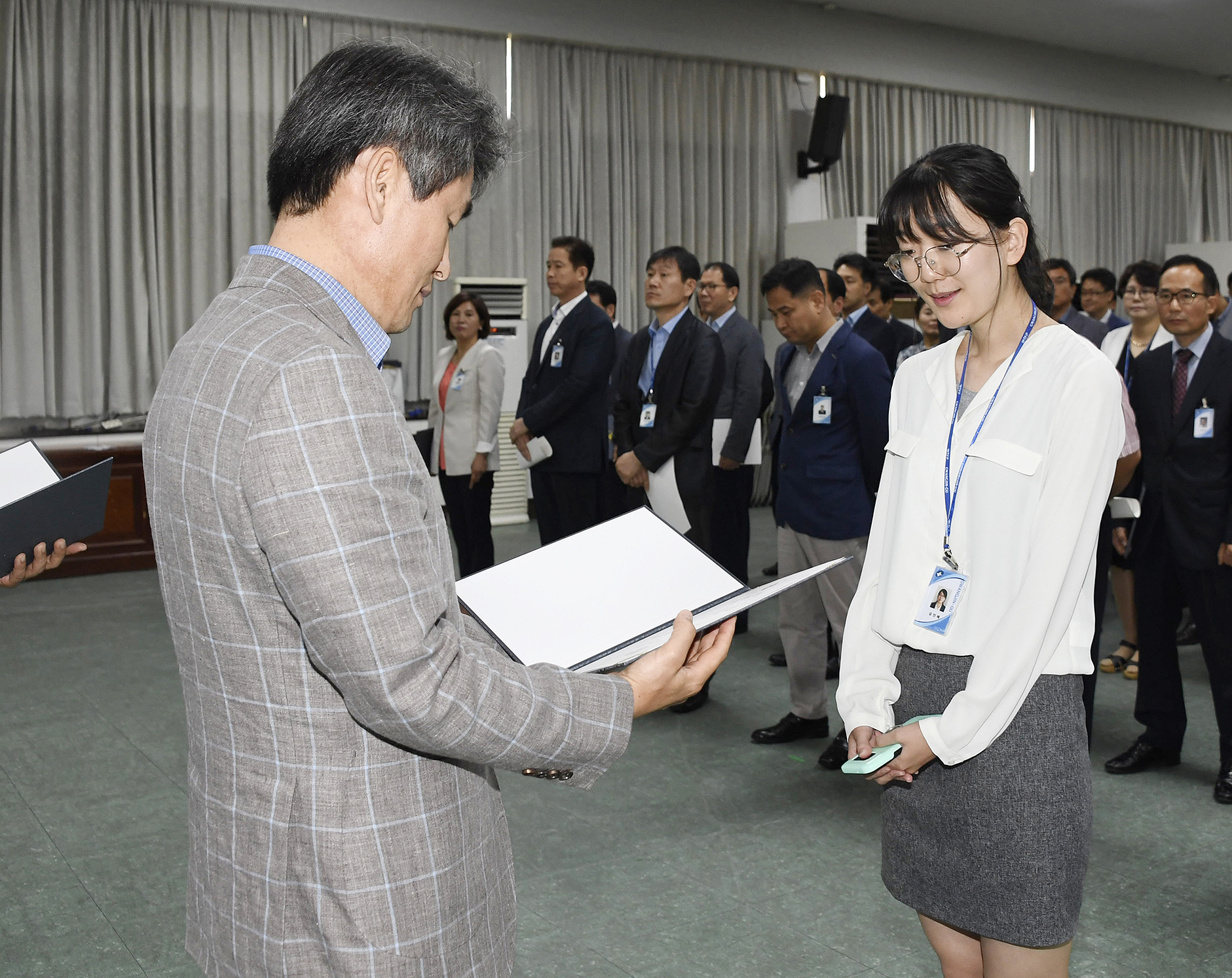 20170629-2017년 하반기 정기인사발령 발령장 수여 158246.jpg