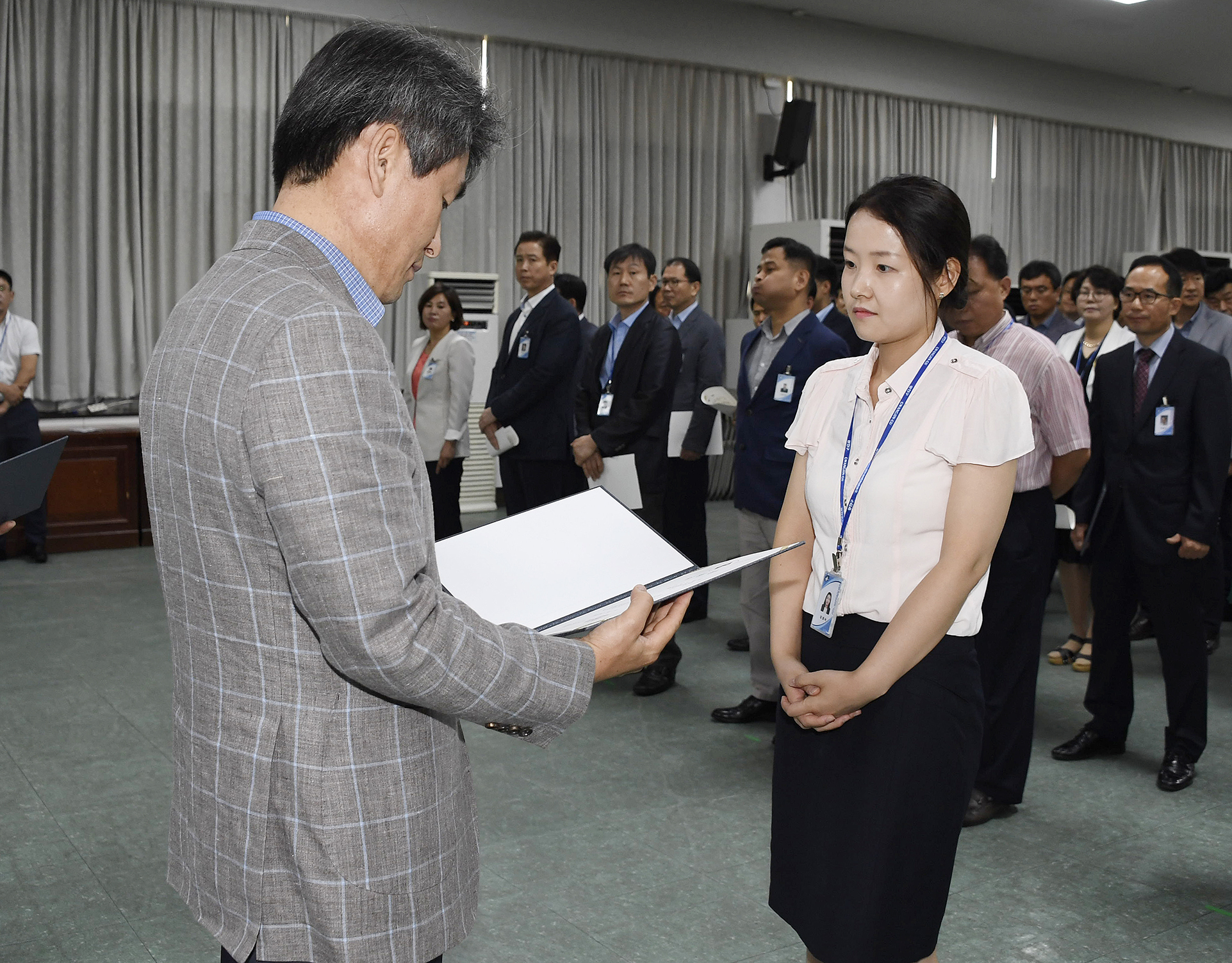 20170629-2017년 하반기 정기인사발령 발령장 수여 158252.jpg