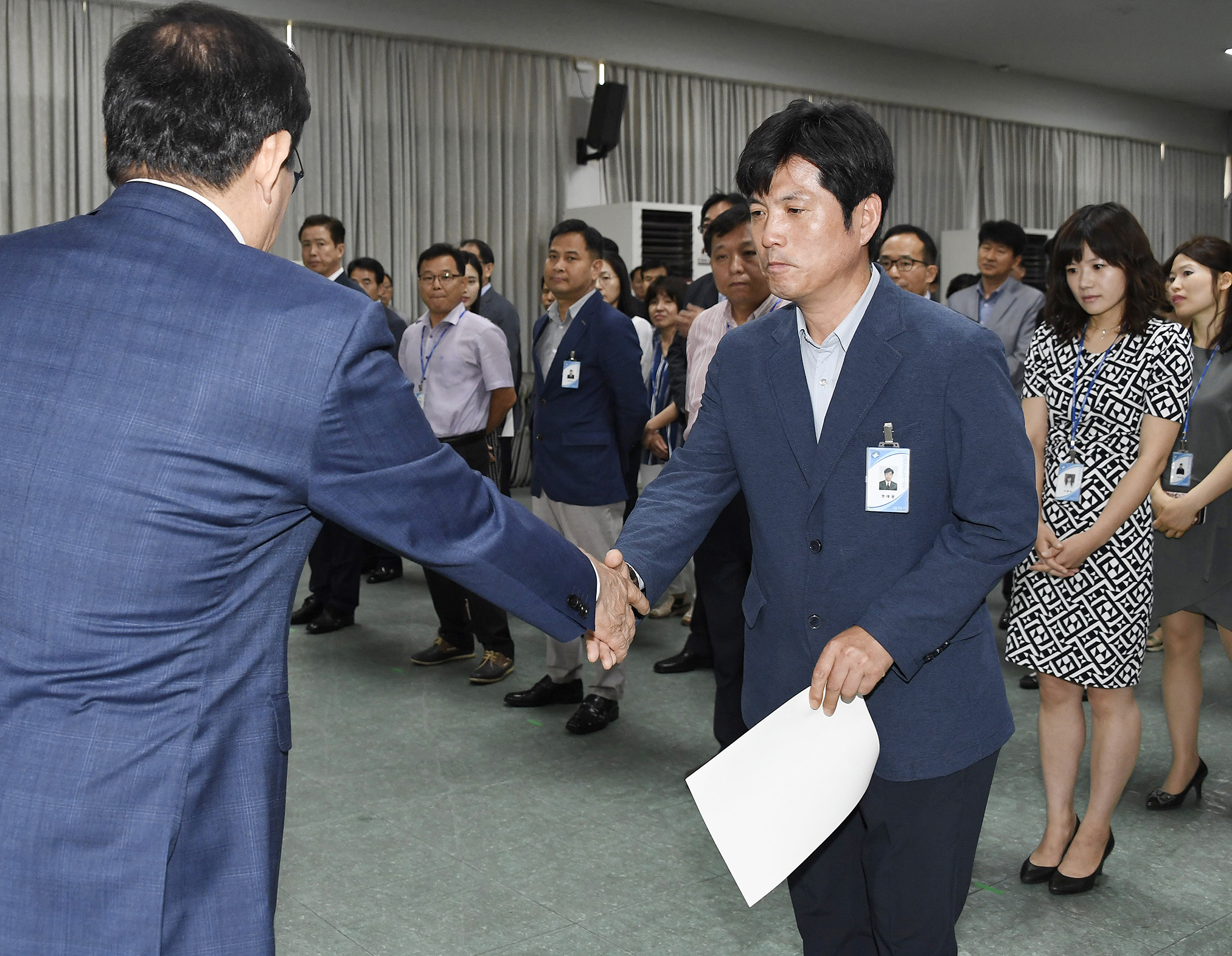 20170629-2017년 하반기 정기인사발령 발령장 수여 157998.jpg