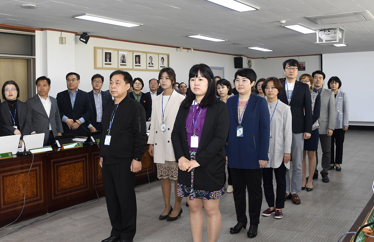 20180426-구동확대간부회의 우수공무원 표창장 수여 172627.jpg