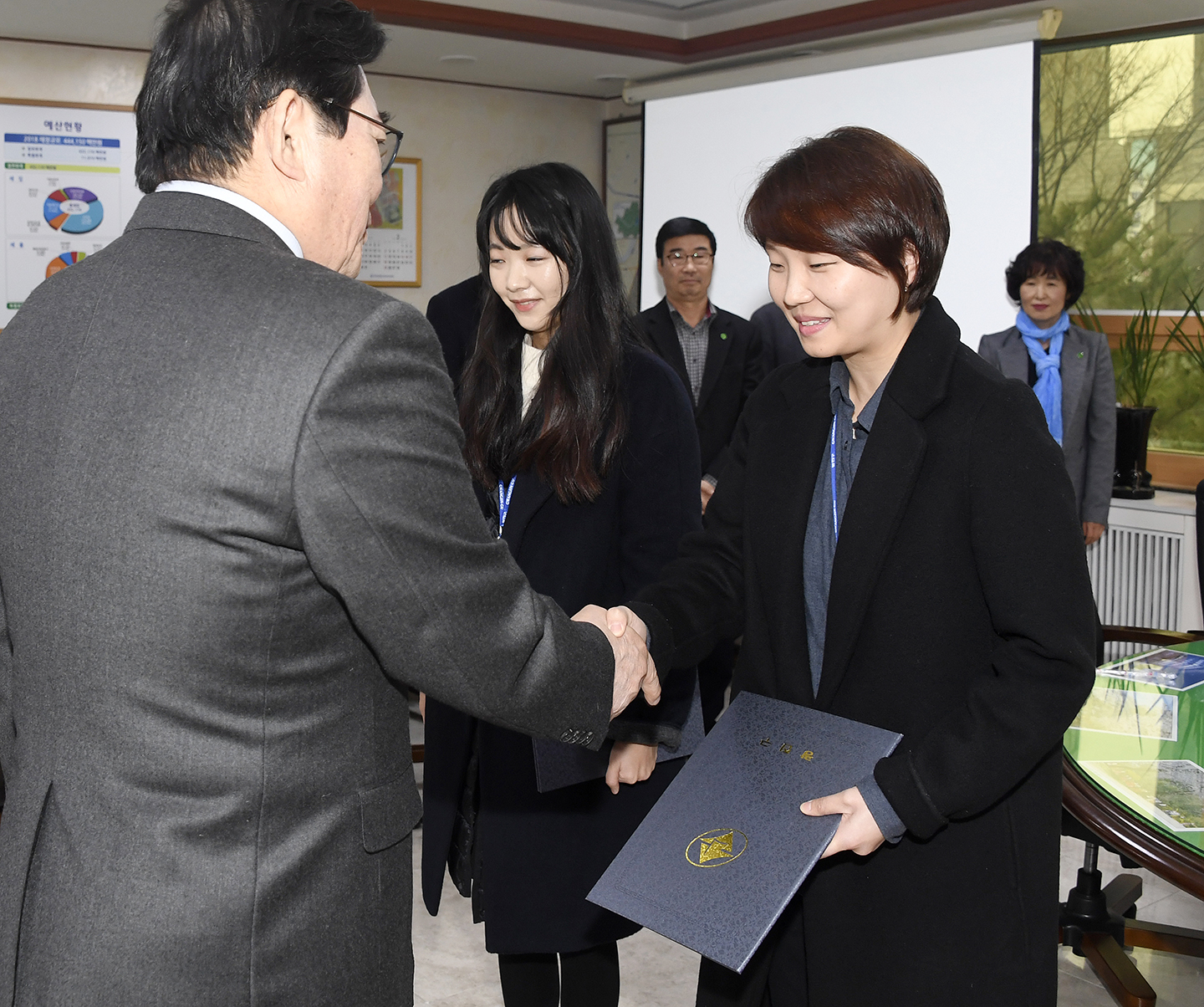 20180227-일반직 공무원 신규임용 발령장 수여 171429.jpg