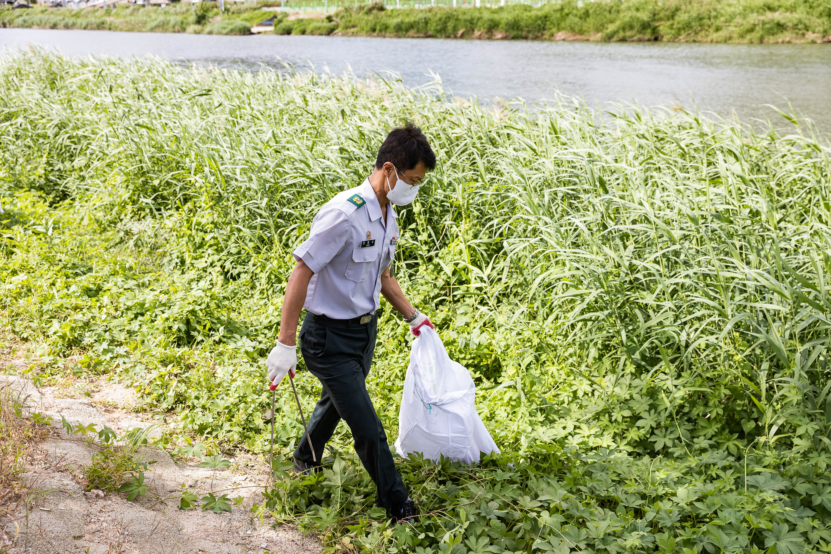 20200925-중랑천변 환경정화 활동 및 하천가꾸기 20-09-25-124506_s_180846.jpg