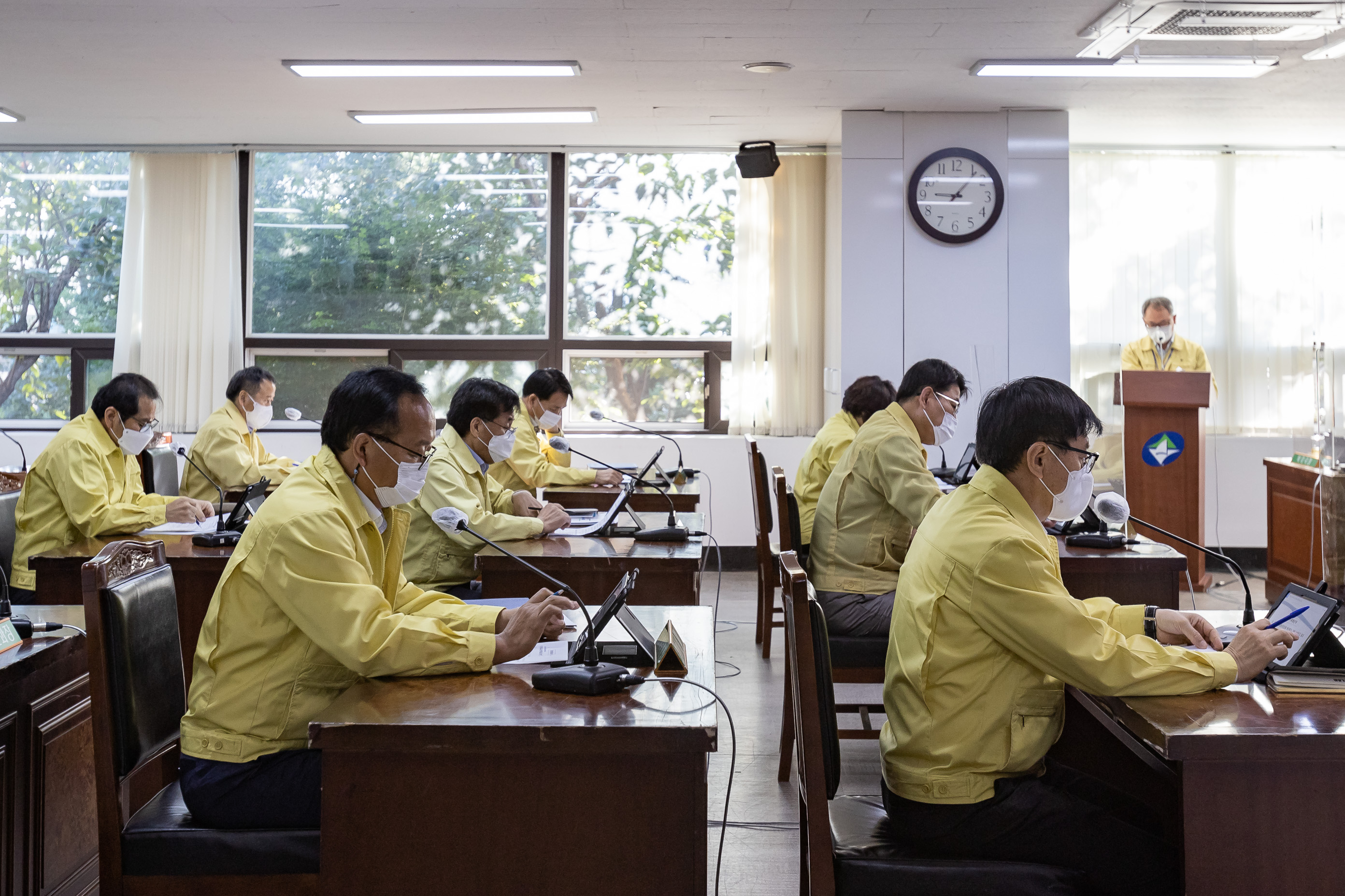 20201008-확대간부회의(구)-사회적 거리두기 2단계 시행에 따른 실내 50명 이내 집합 확대간부회의 1차 20-10-08-132915_s_173404.jpg