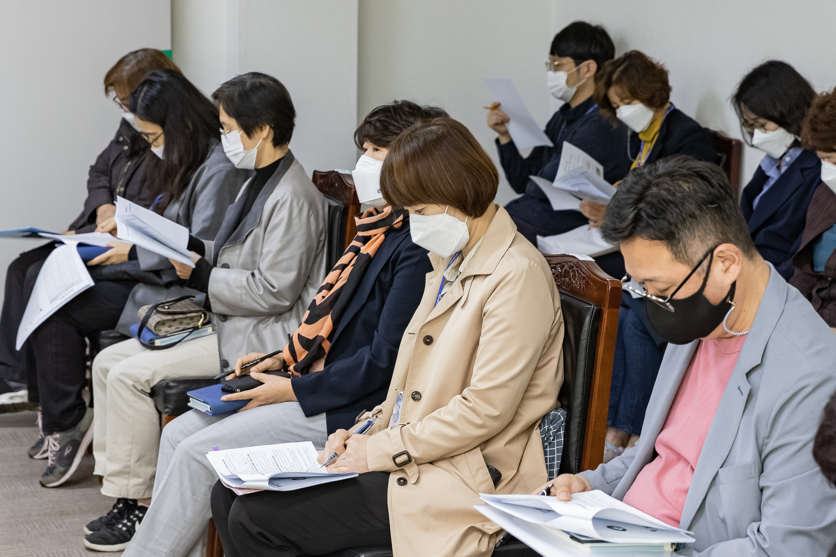 20201008-확대간부회의(동)-사회적 거리두기 2단계 시행에 따른 실내 50명 이내 집합 확대간부회의 2차 20-10-08-132951_s_173553.jpg