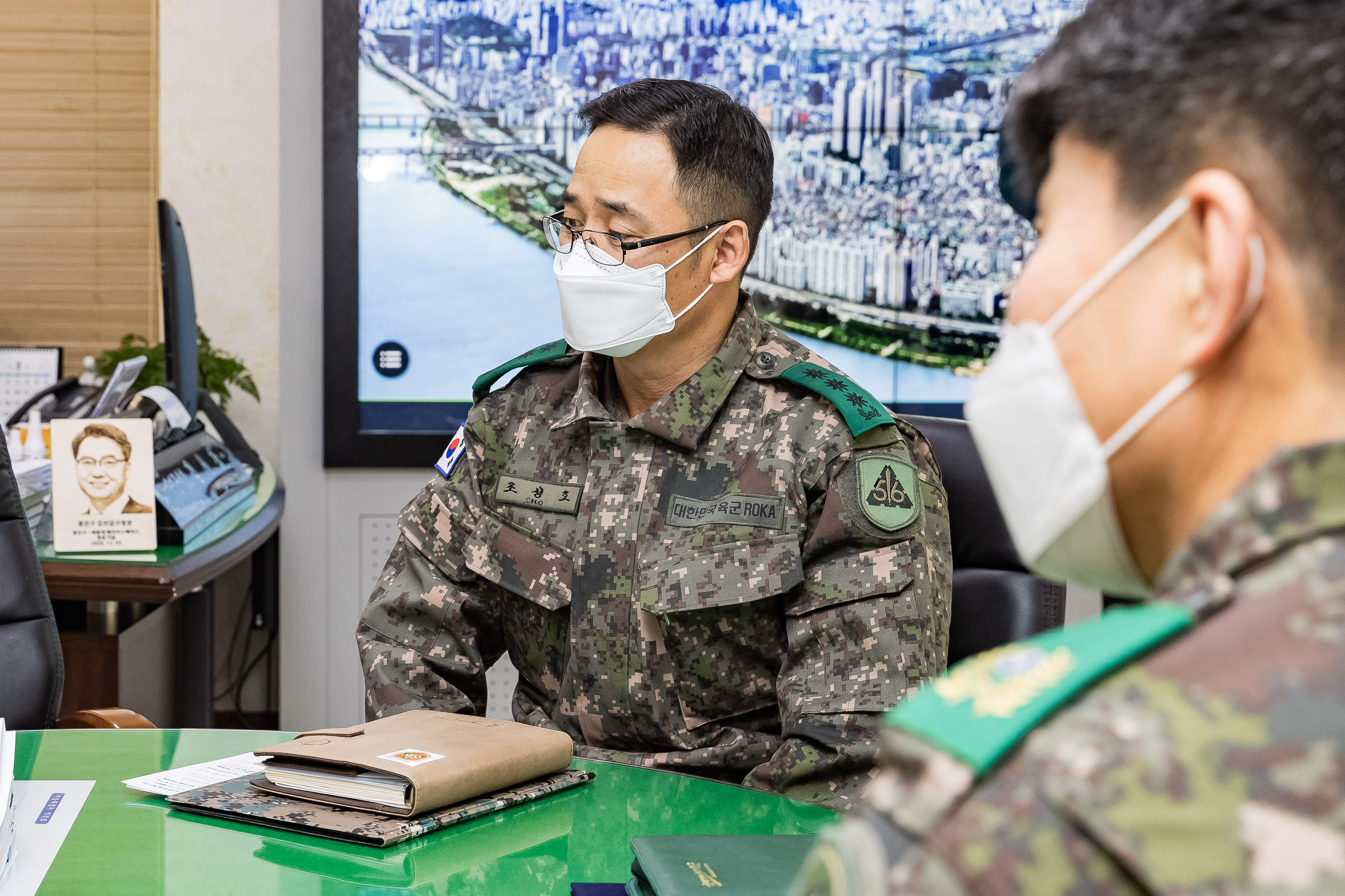 20210208-예비군 육성지원 우수지자체 선정에 따른 감사패 수상-제3298부대 수도방위사령관 감사패 수여 20210208-000024_s_212253.jpg