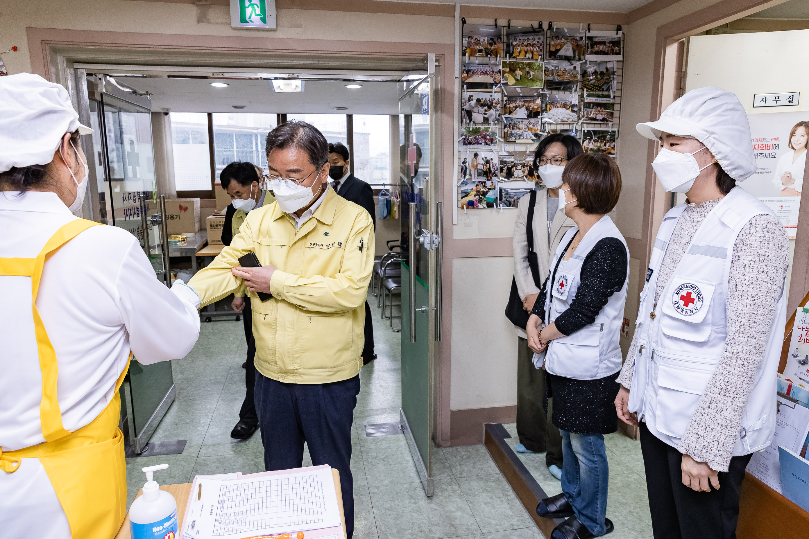 20210507-제74회 세계적십자의 날 및 어버이날 기념 적십자 광진지구 어르신 孝행사 20210507-000050_s_094232.jpg