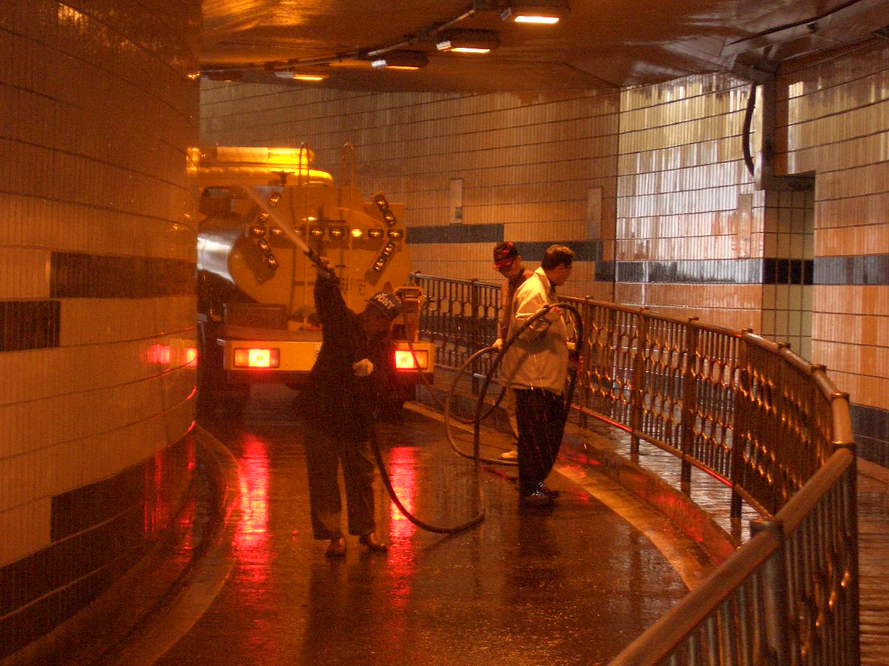 낙천정지하차도 물청소실시(2008.11.14)