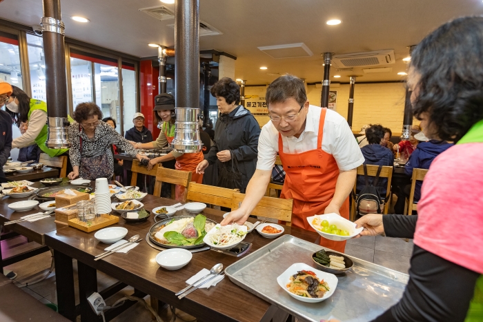 노인의 날 기념  - 감사와 공경의 마음을 담은 ‘어르신 한끼나눔’