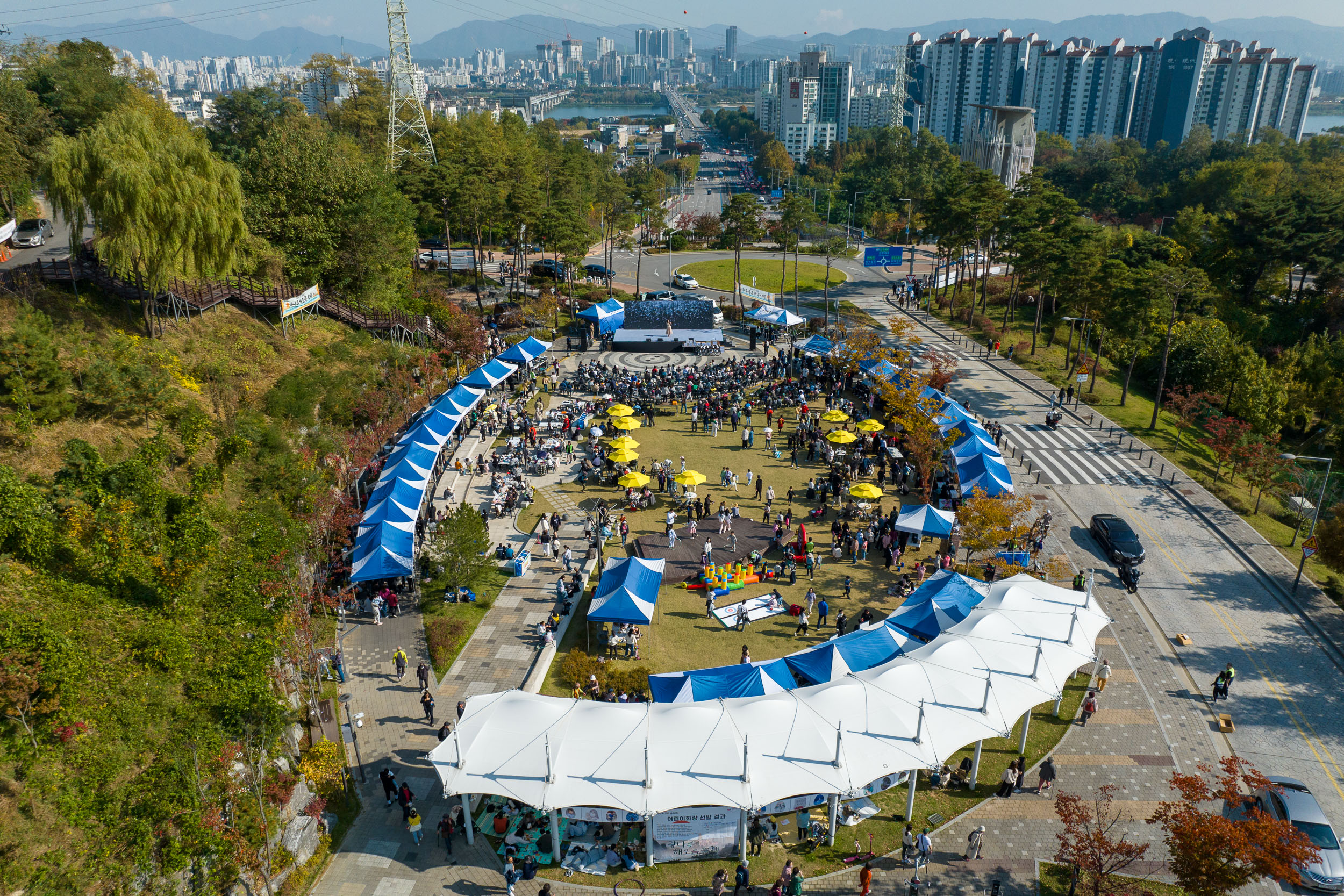 20231028-광장동 주민 한마당 광나루 해오름 축제 231028-0215_G_154652.jpg