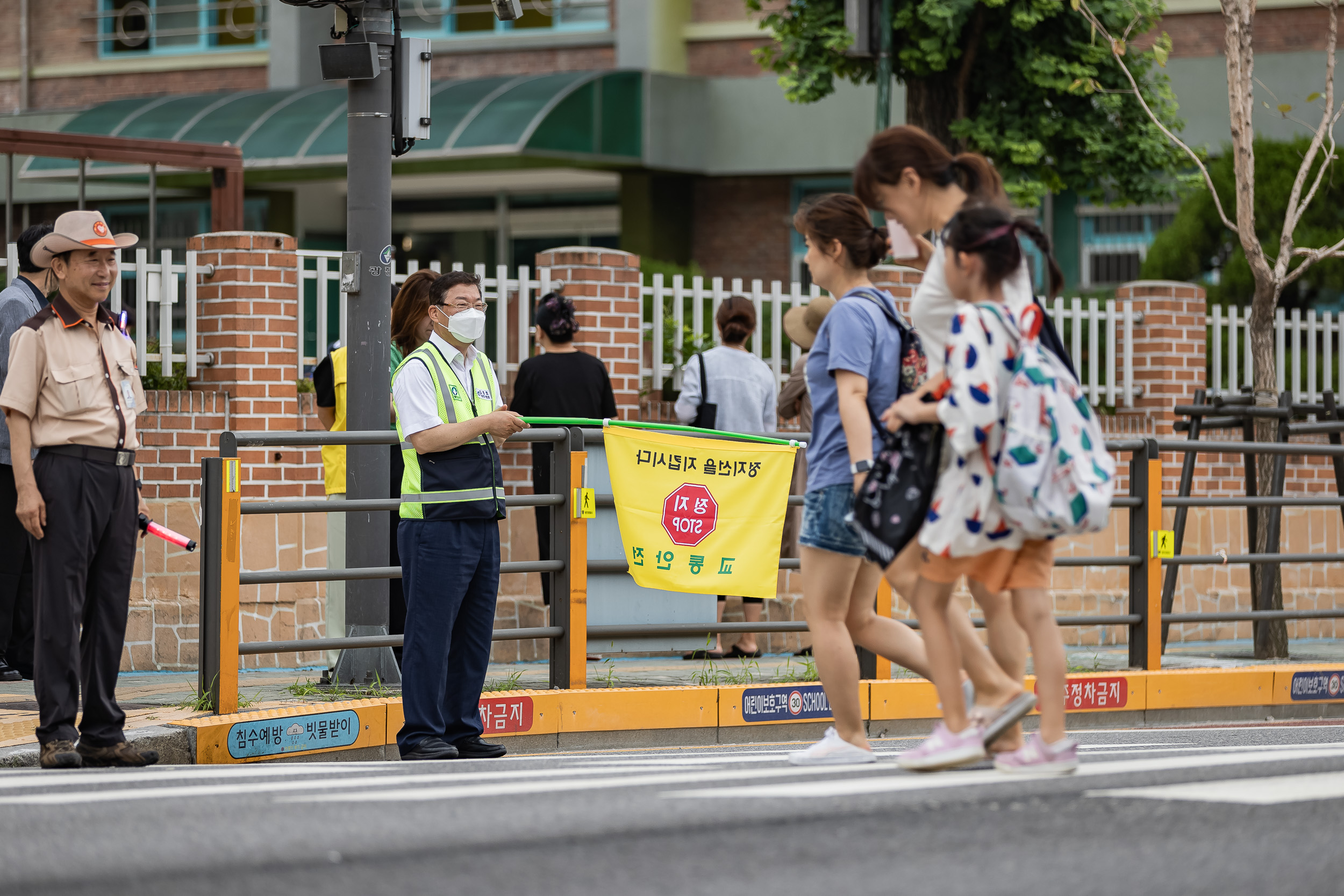 20230704-등굣길 꿈나무 교통안전지킴이 230704-0831_G_170908.jpg