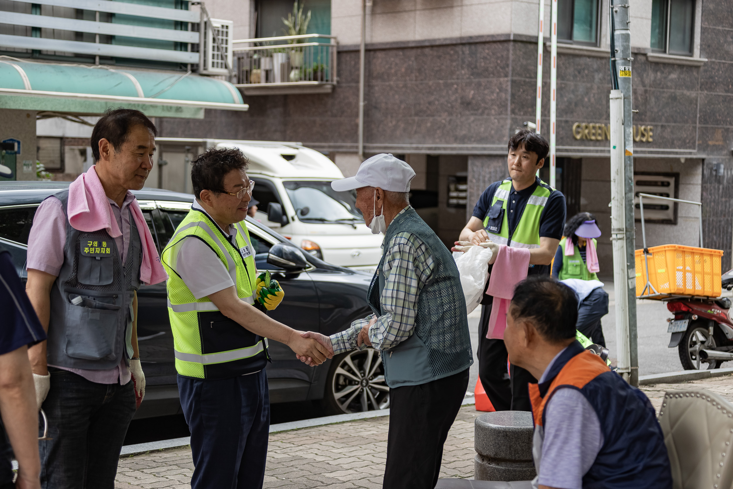 20230622-제10회 주민과 함께하는 골목 청소(구의3동) 230622-1162_G_113352.jpg