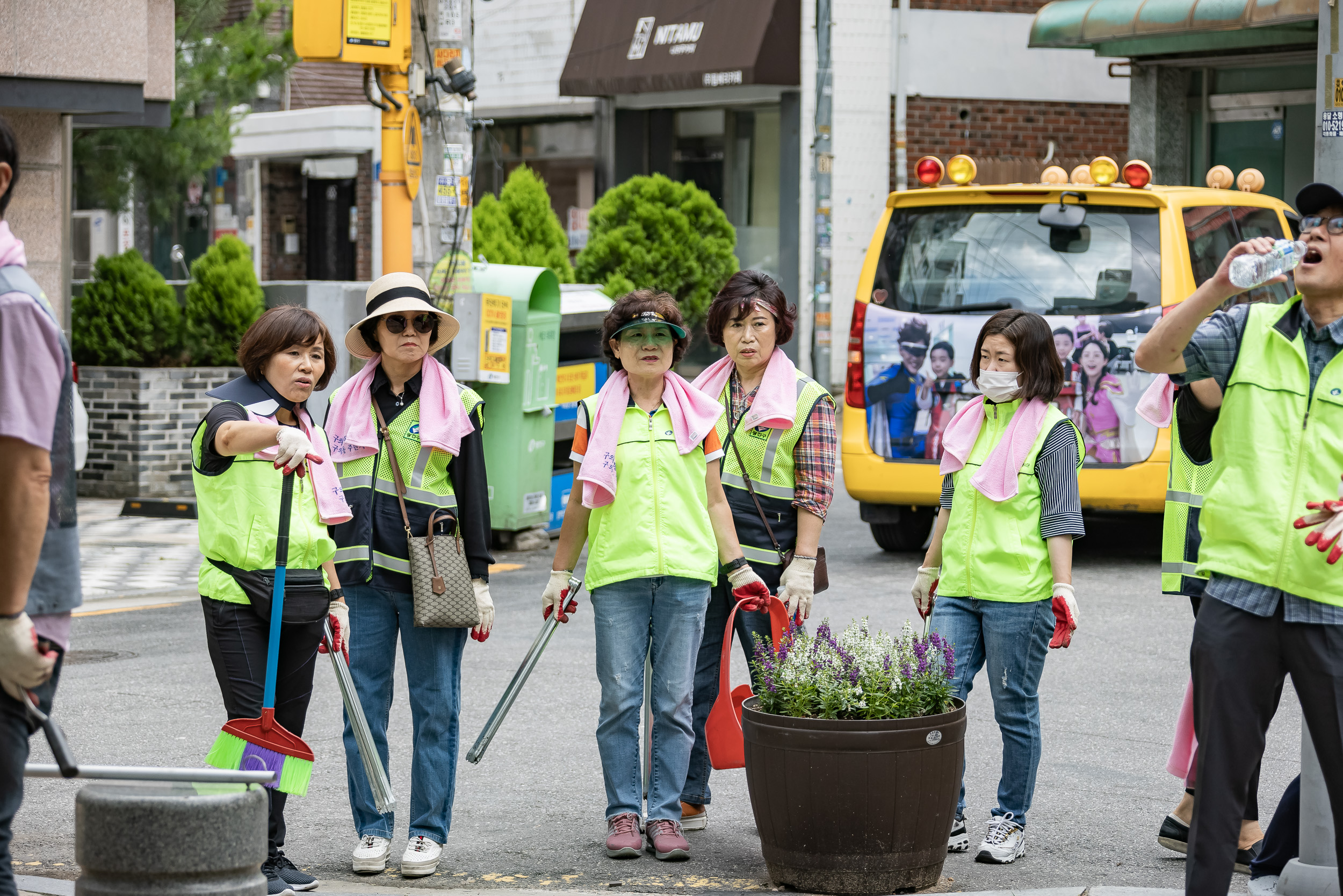 20230622-제10회 주민과 함께하는 골목 청소(구의3동) 230622-1214_G_113352.jpg