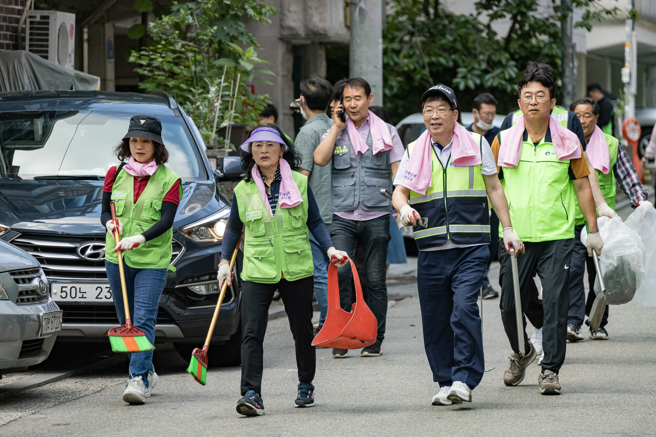 20230622-제10회 주민과 함께하는 골목 청소(구의3동) 230622-0497_G_113345.jpg