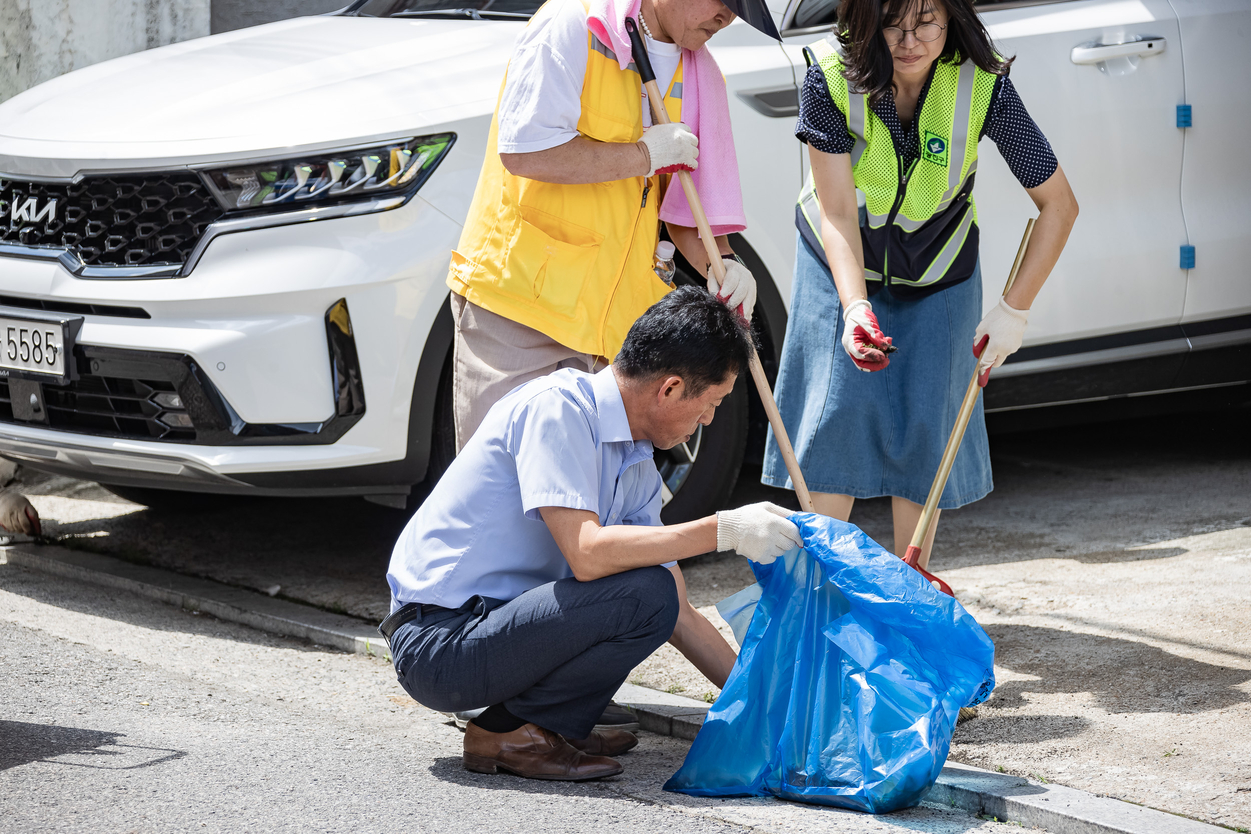 20230622-제10회 주민과 함께하는 골목 청소(구의3동) 230622-0750_G_113348.jpg