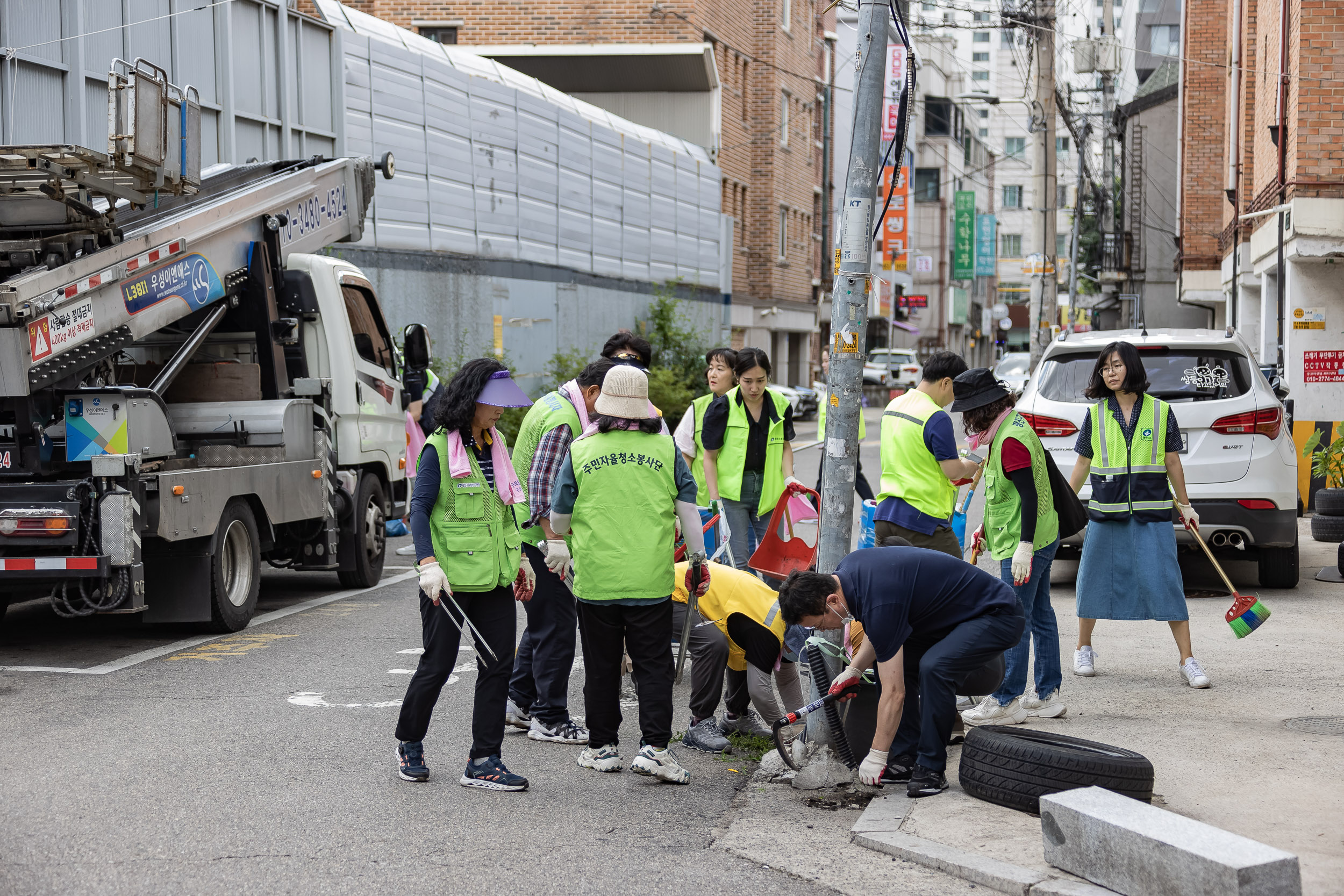 20230622-제10회 주민과 함께하는 골목 청소(구의3동) 230622-0809_G_113348.jpg