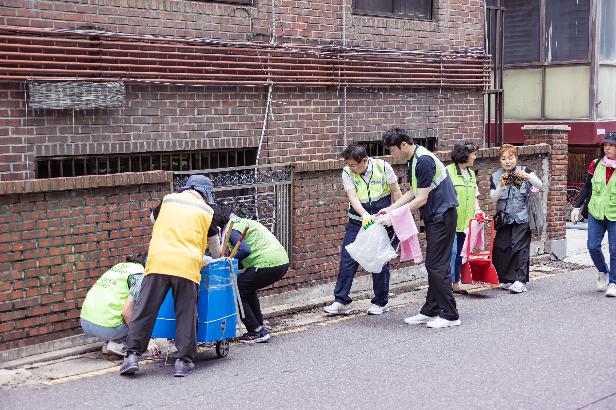 20230622-제10회 주민과 함께하는 골목 청소(구의3동) 230622-1076_G_113351.jpg