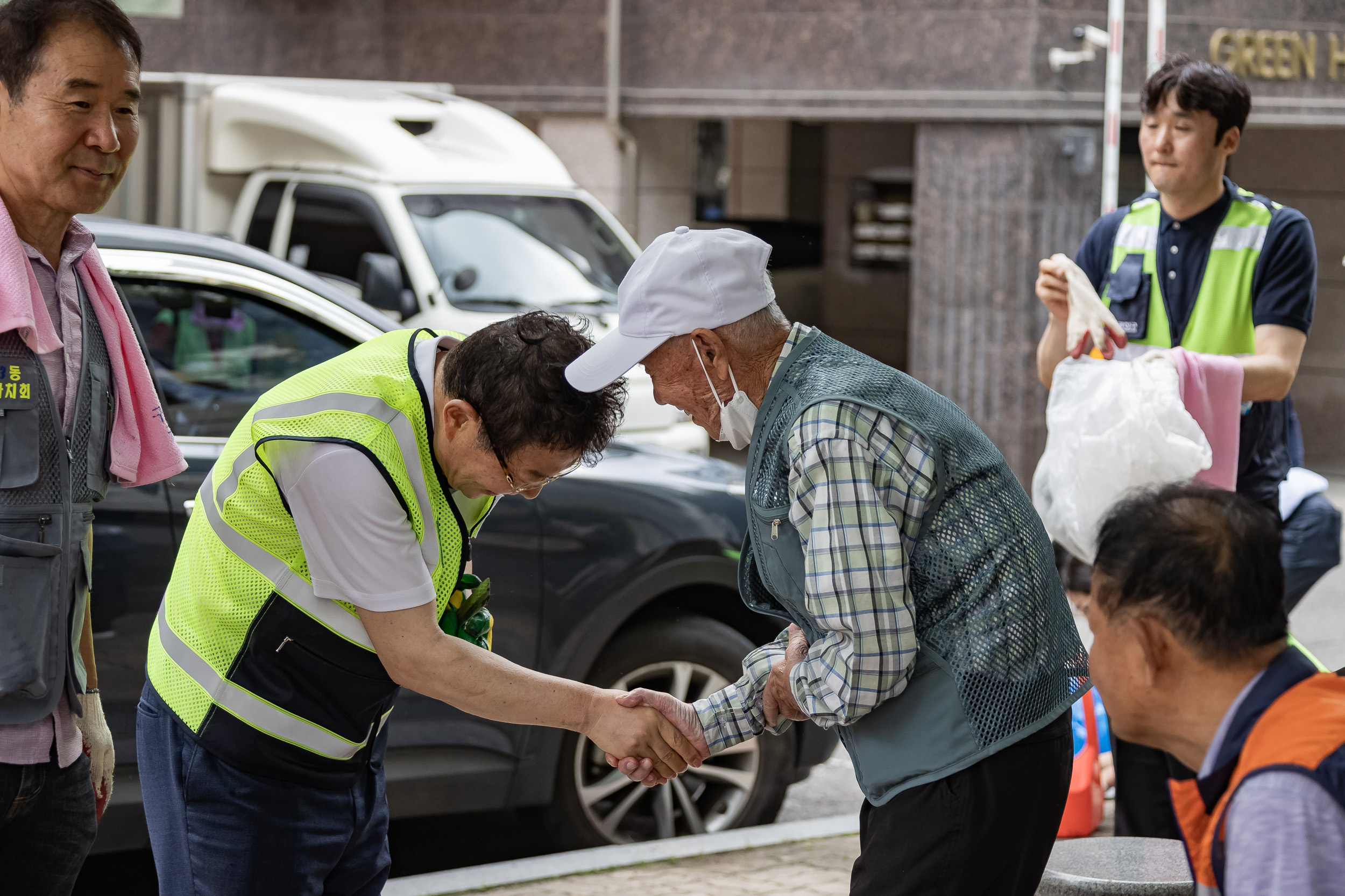 20230622-제10회 주민과 함께하는 골목 청소(구의3동) 230622-1157_G_113352.jpg