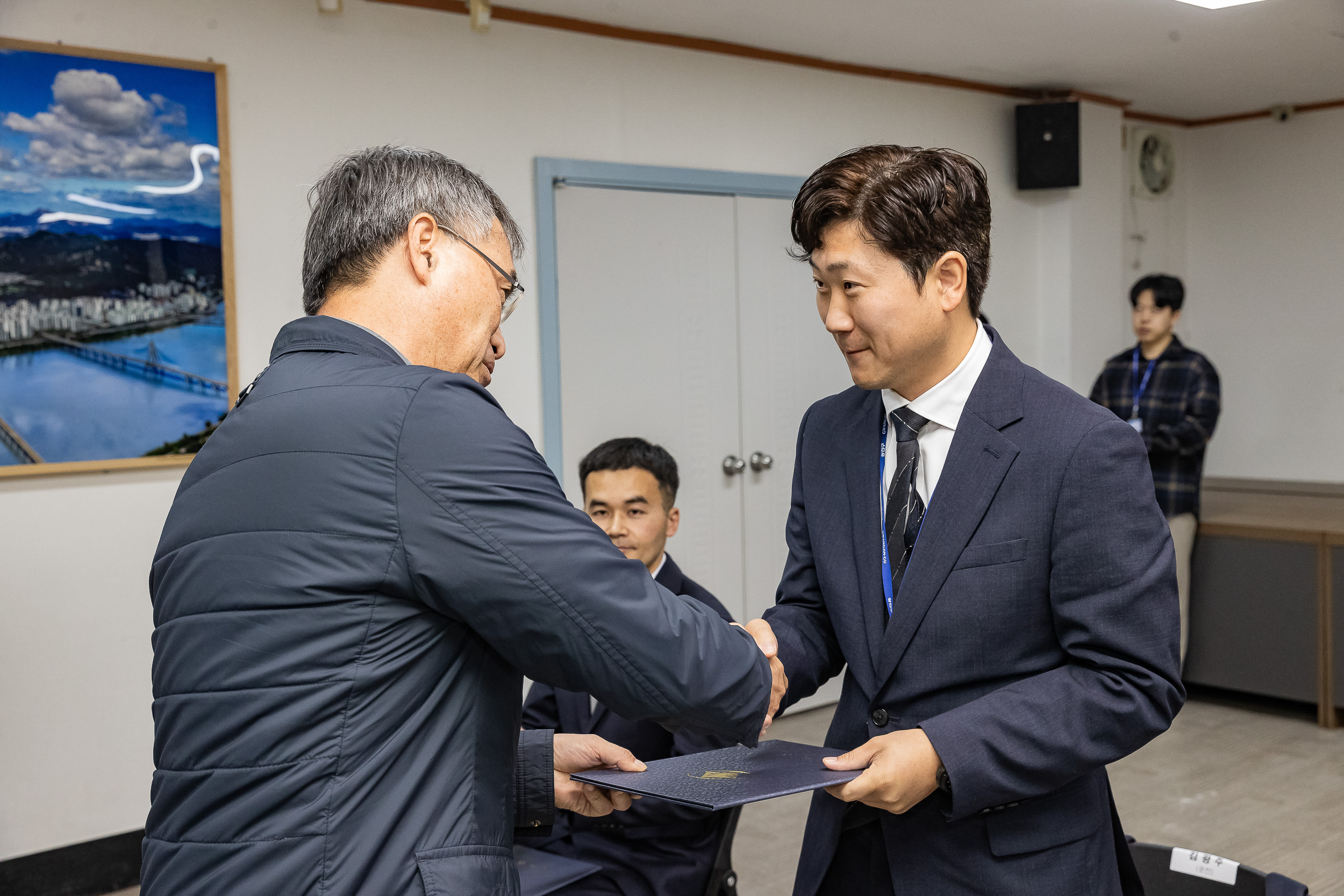 20231106-2023년 하반기 기술직 신규임용후보자 임명장 수여식 231106_0143_G_G_185330.jpg