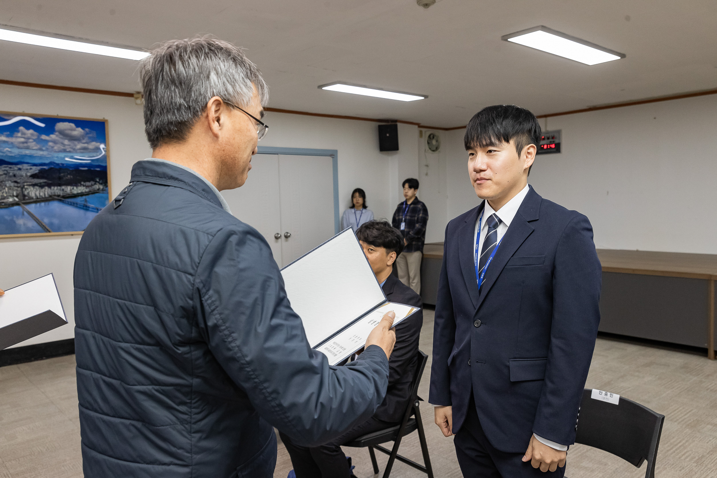 20231106-2023년 하반기 기술직 신규임용후보자 임명장 수여식 231106_0173_G_G_185330.jpg