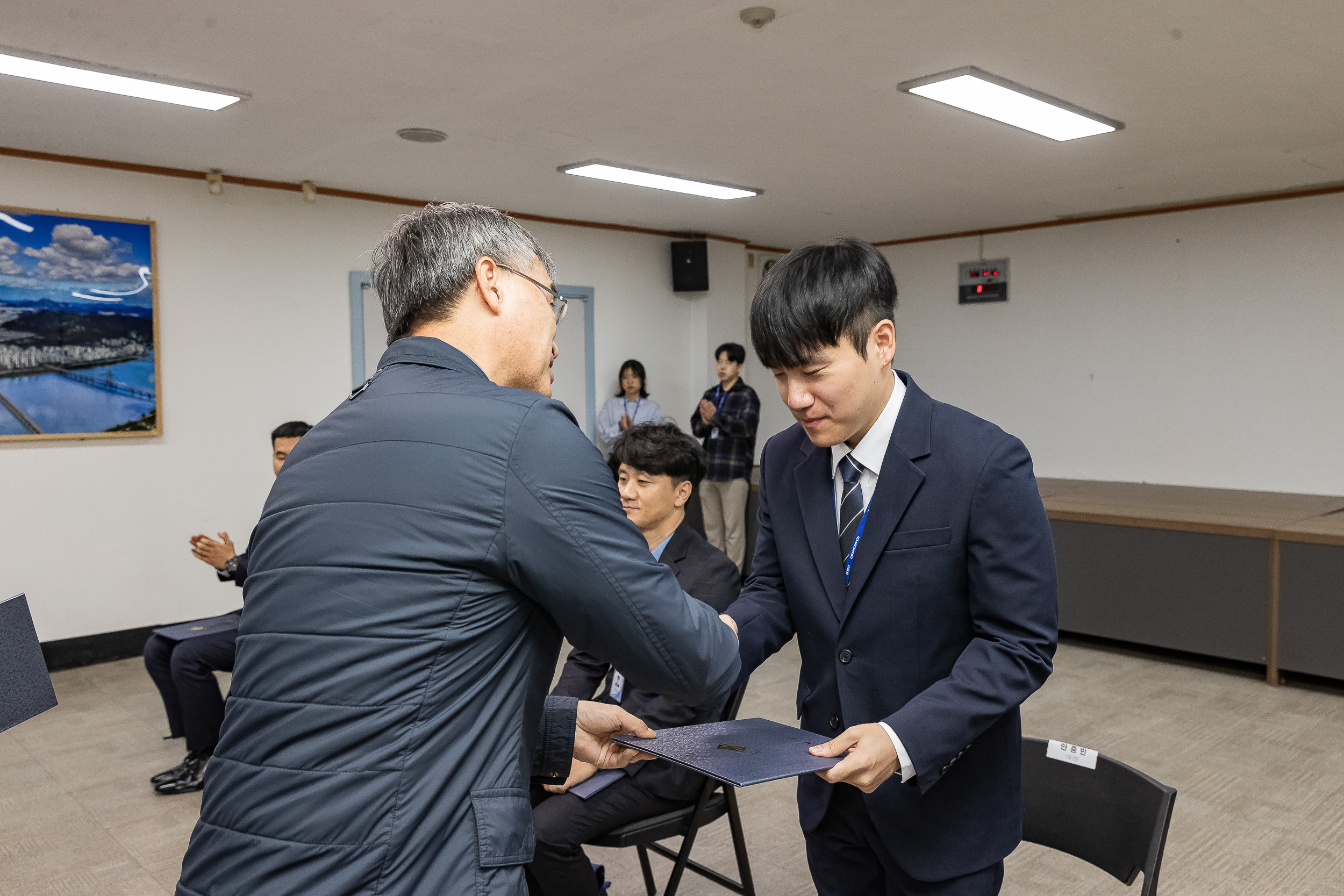 20231106-2023년 하반기 기술직 신규임용후보자 임명장 수여식 231106_0177_G_G_185330.jpg