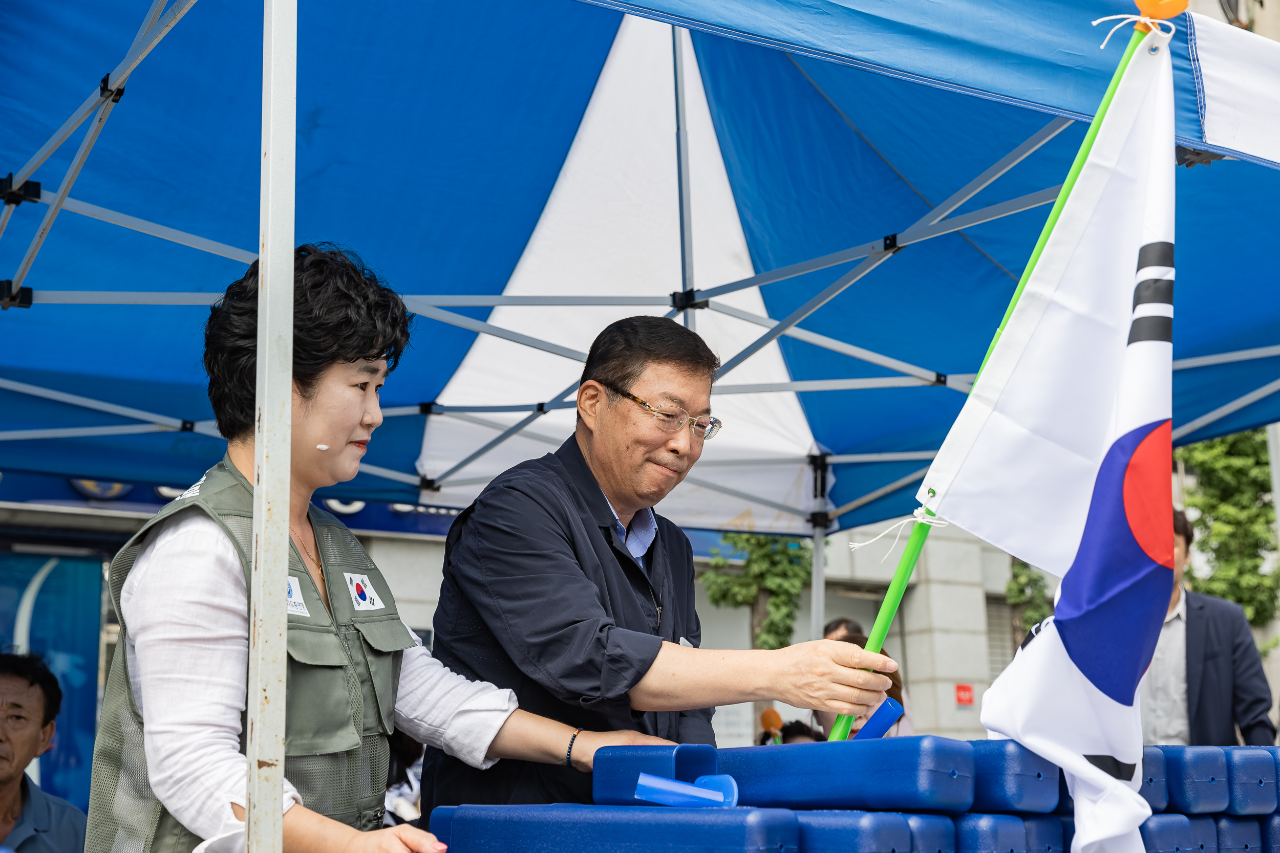 20230814-제78주년 광복절 기념 나라사랑 태극기 나눠주기 캠페인 230814-0096_G_130402.jpg