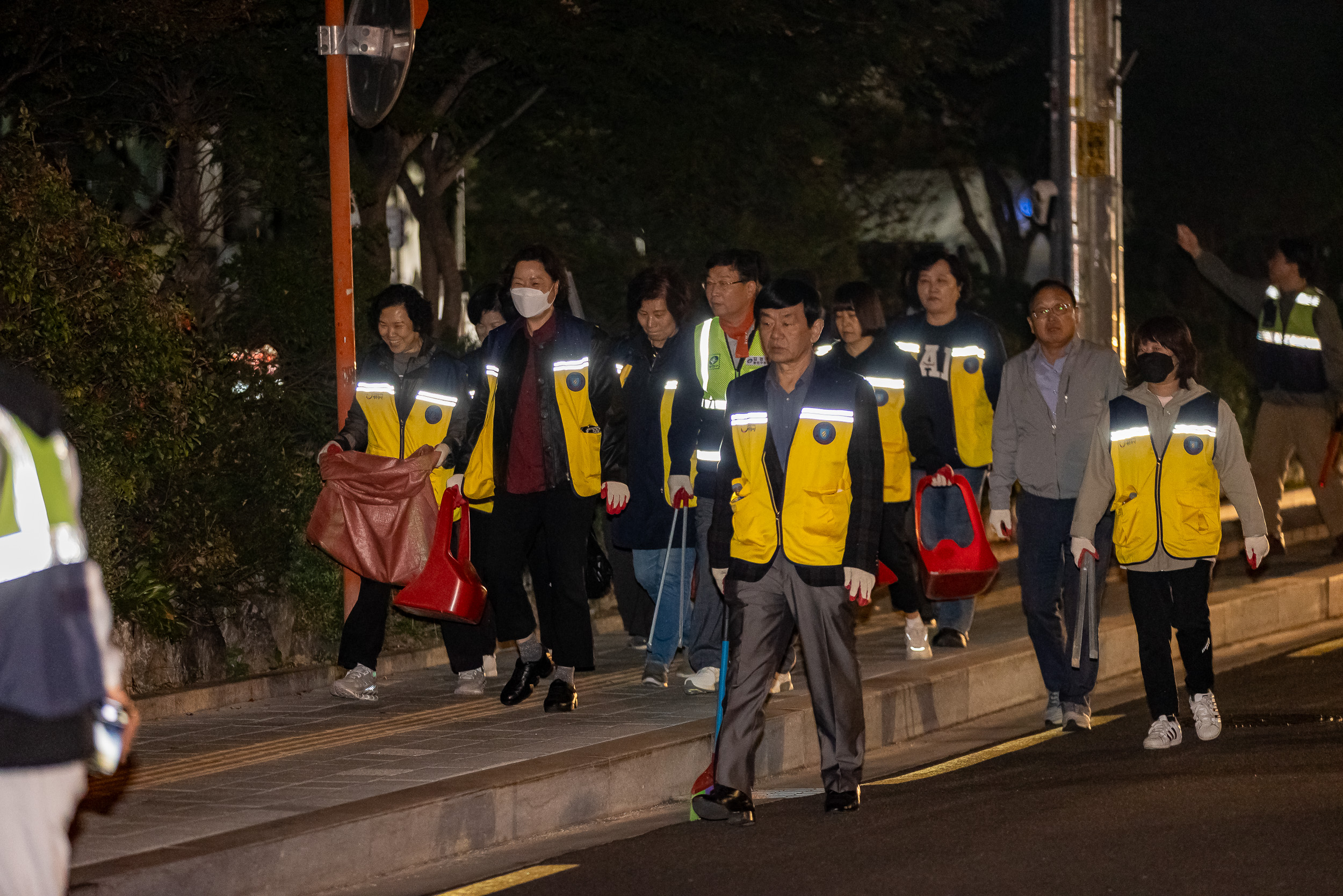 20231017-광진구 자양4동 주민합동 야간순찰 231017-0619_G_161425.jpg