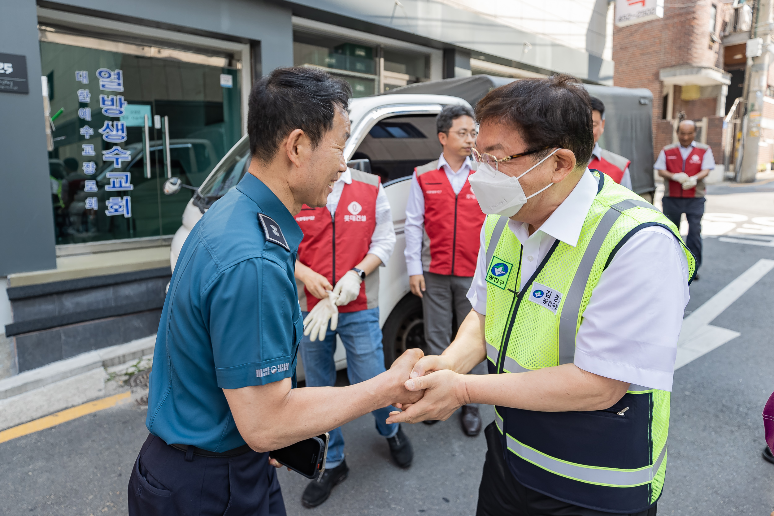 20230613-기업과 함께하는 주거약자 환경개선(자양2동) 230613-0007_G_110704.jpg