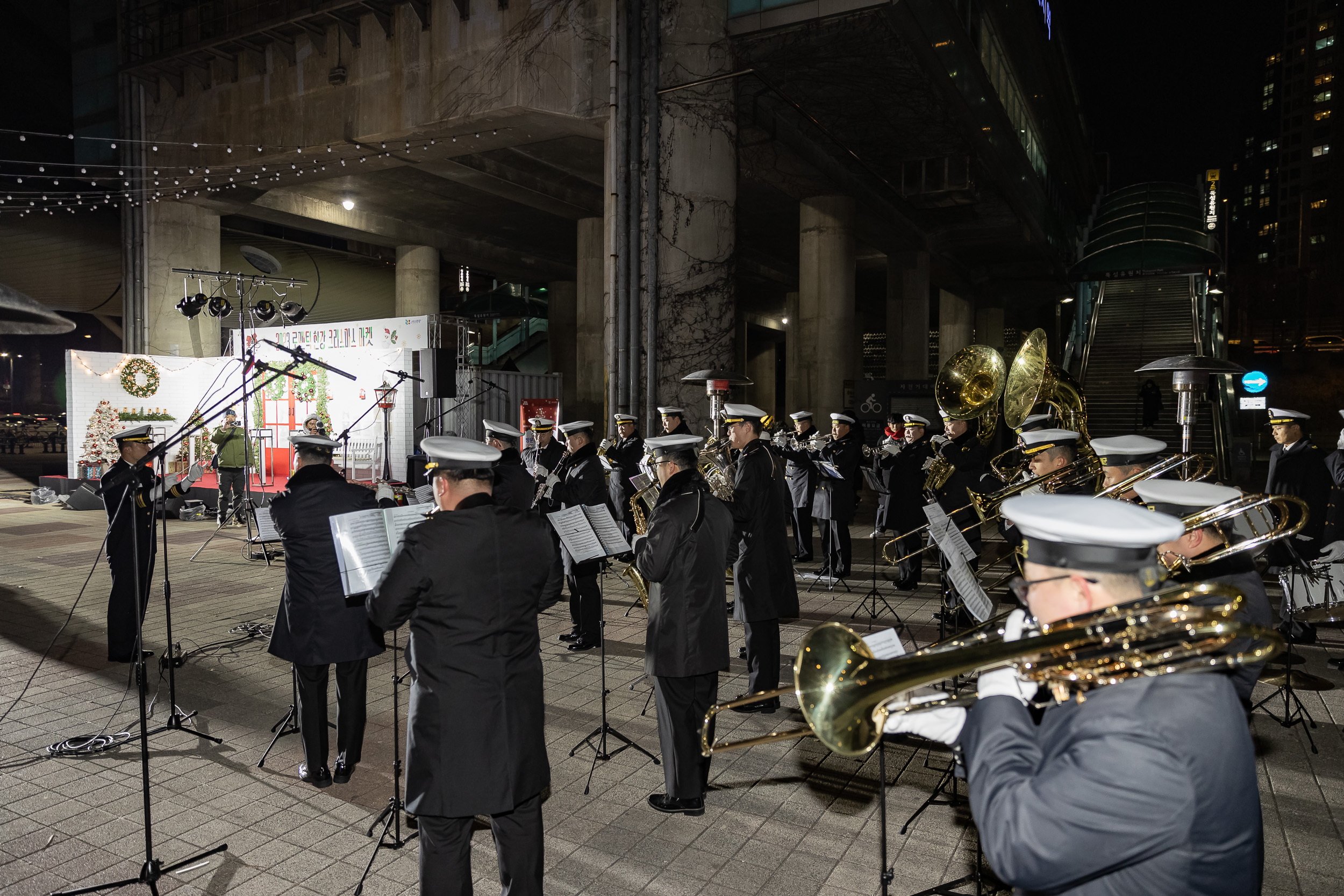 20231222-로맨틱 한강 크리스마스 마켓 개막식 231222_0076_G_101433.jpg