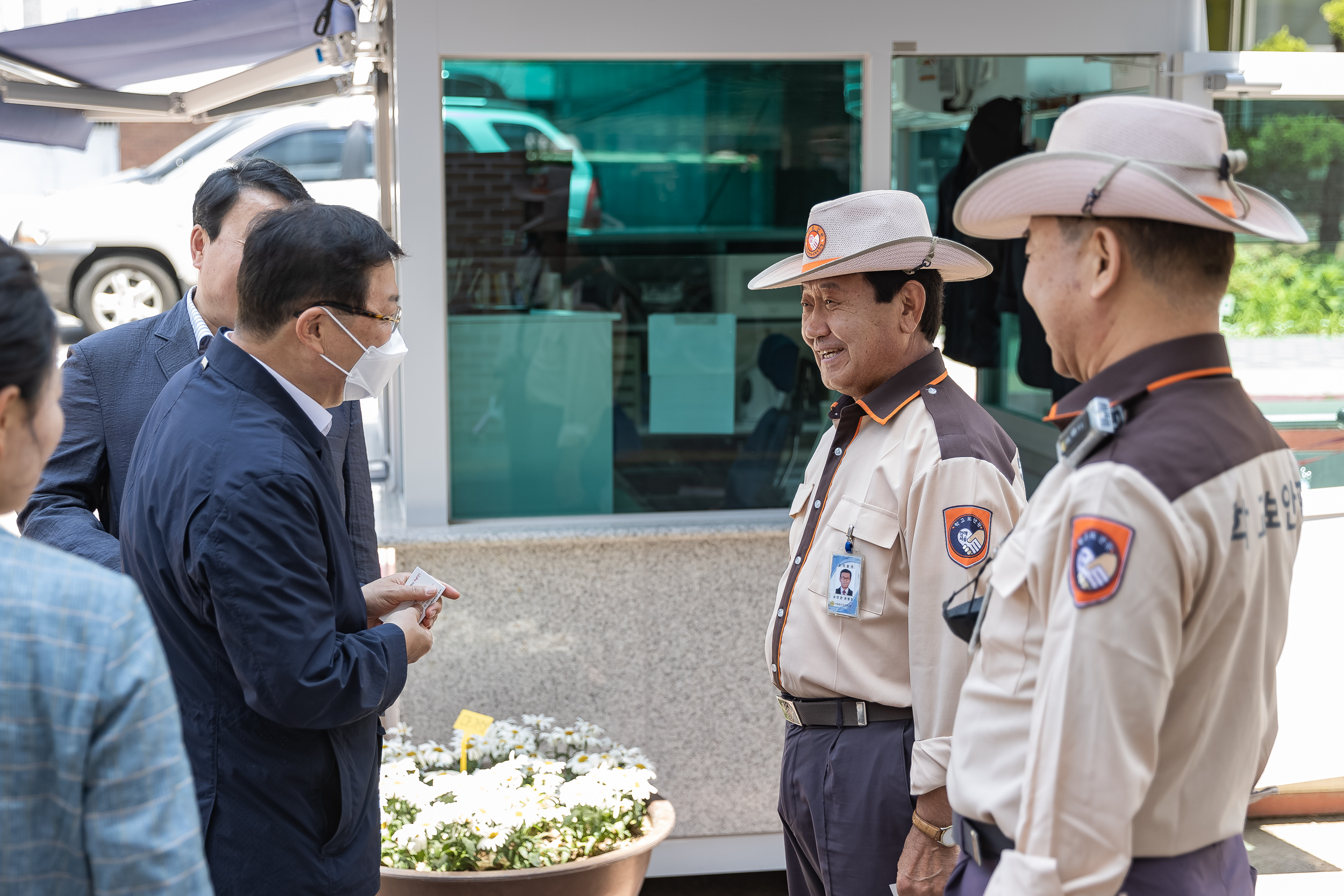 20230525-학교 앞 소통 나들이(동자초등학교) 230525-0249_G_200658.jpg