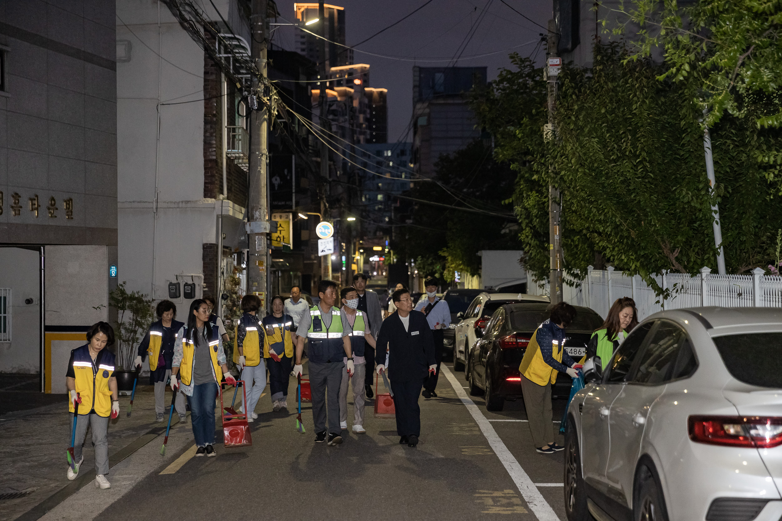 20230608-주민 합동 야간 순찰(구의1동) 230608-0158-1_G_221602.jpg